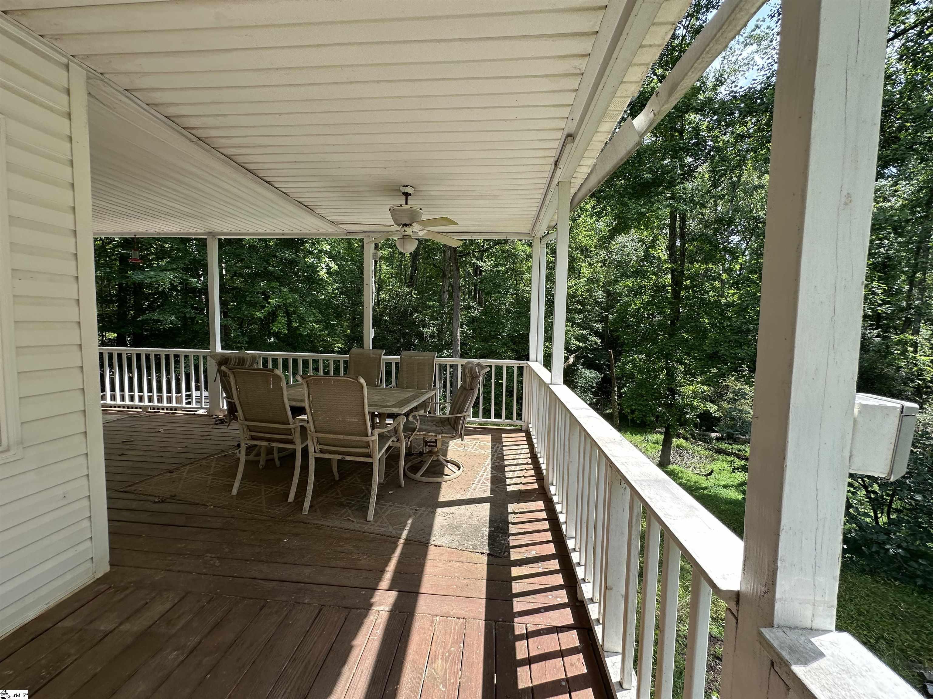 693 Grandwood Boulevard Gray Court, SC 29645