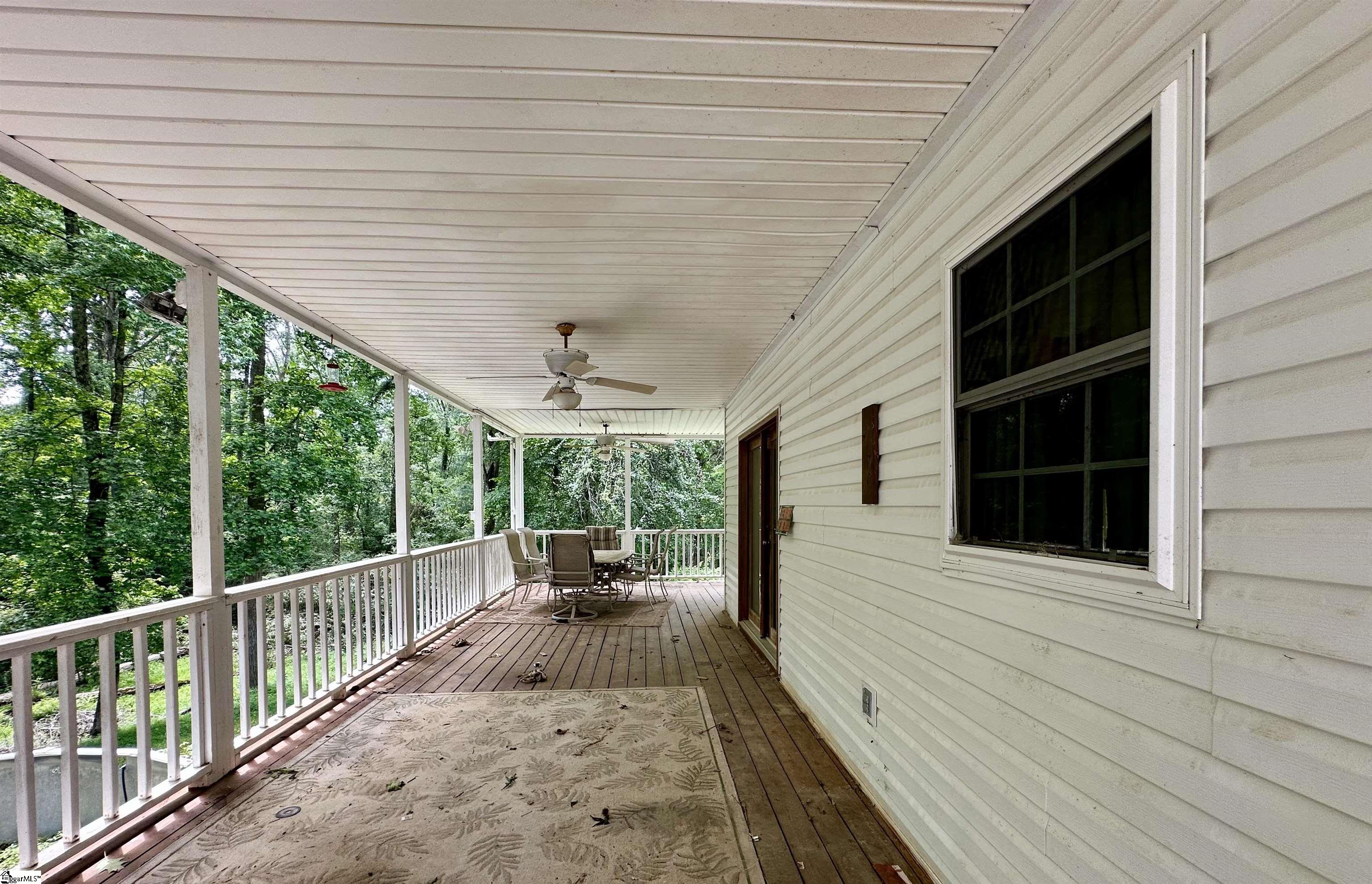 693 Grandwood Boulevard Gray Court, SC 29645