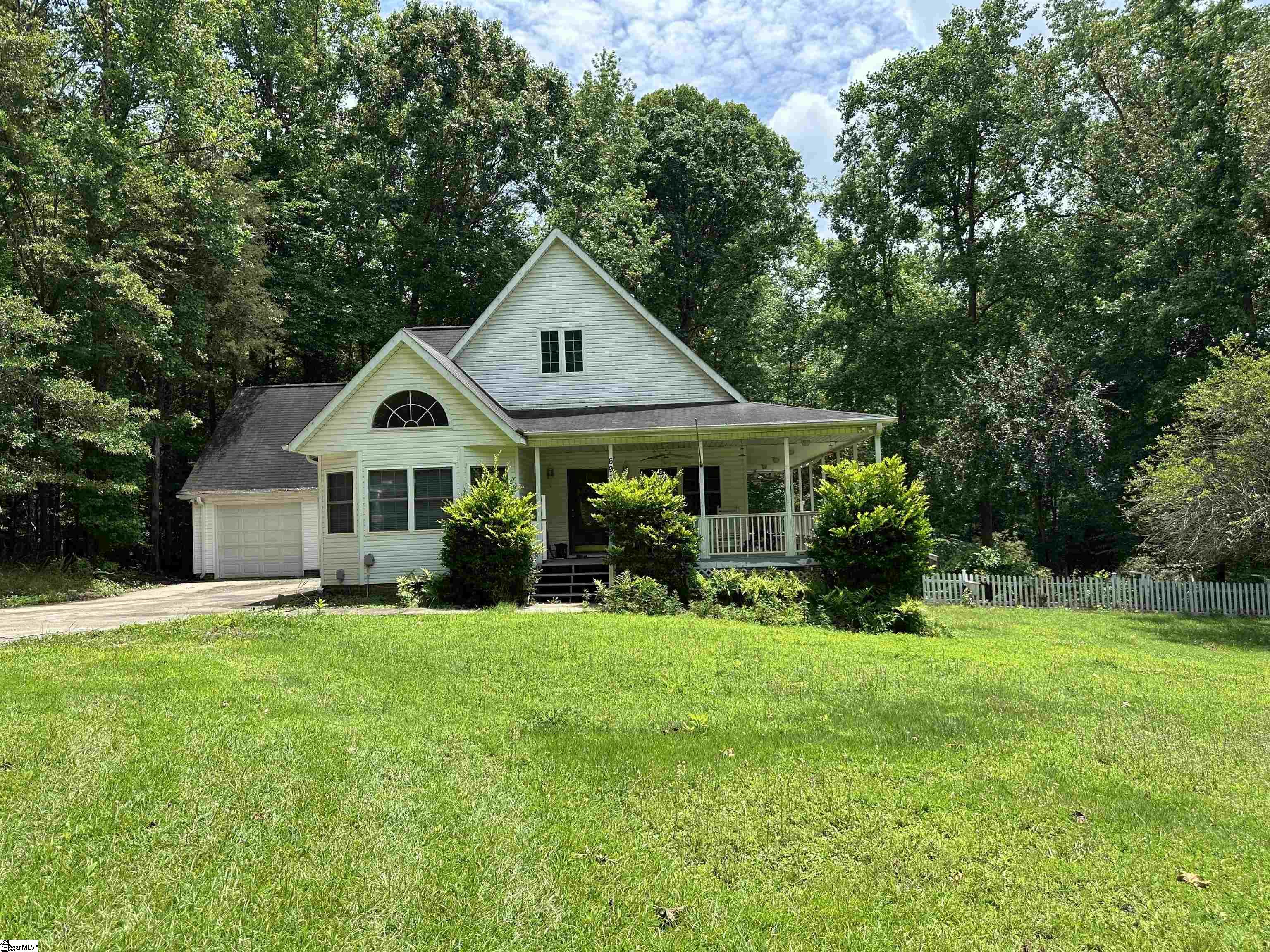 693 Grandwood Boulevard Gray Court, SC 29645