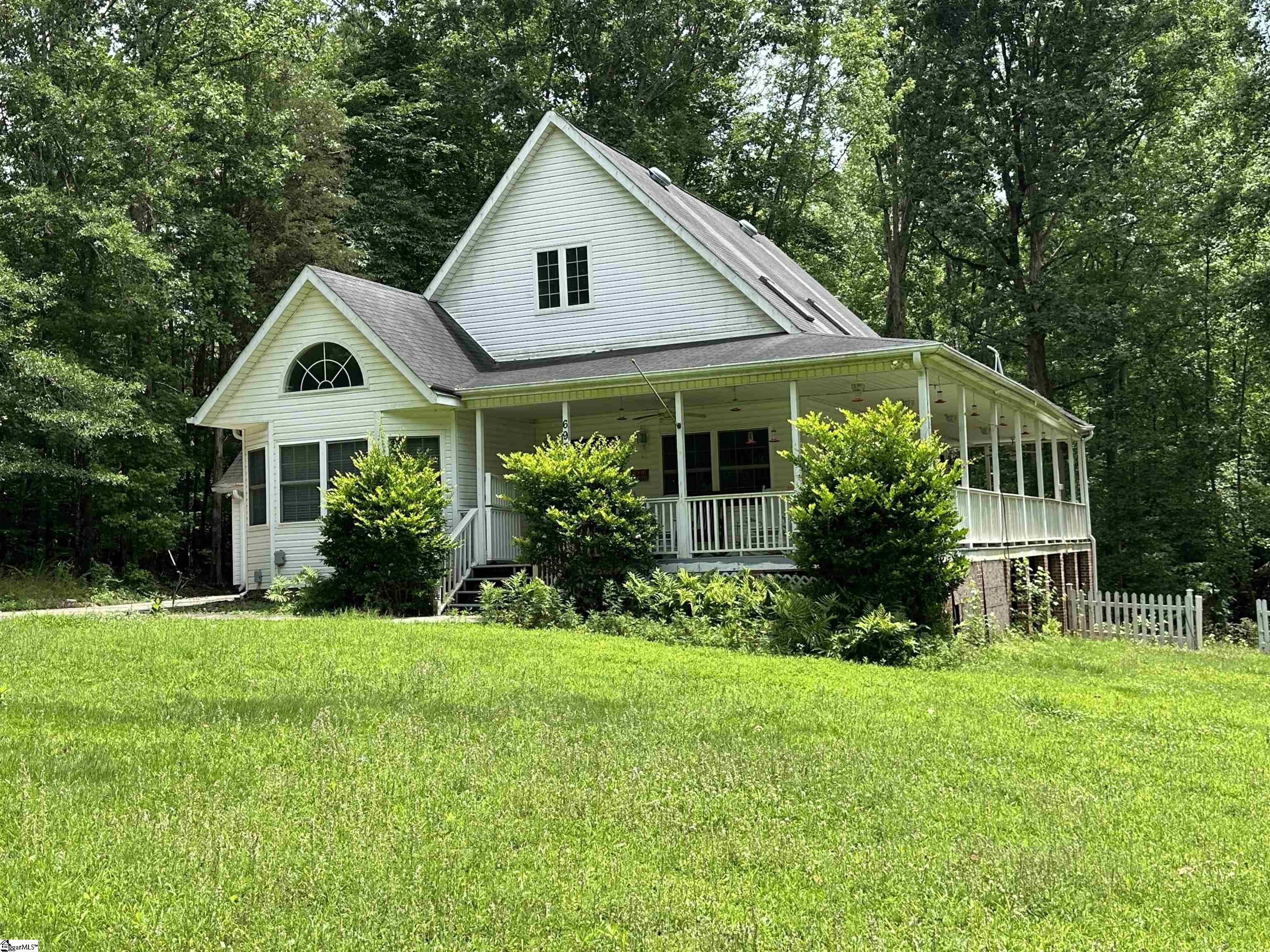693 Grandwood Boulevard Gray Court, SC 29645