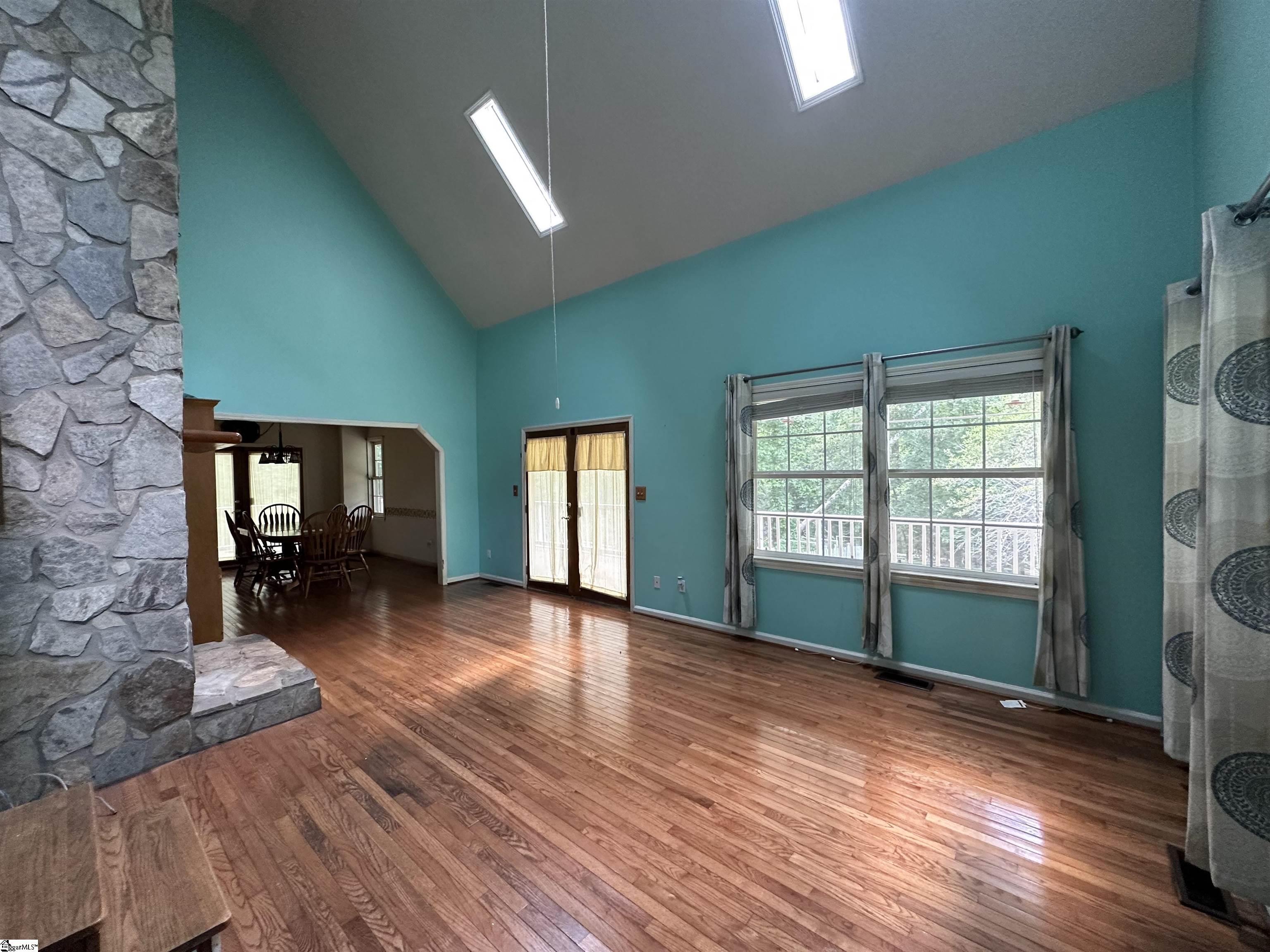 693 Grandwood Boulevard Gray Court, SC 29645