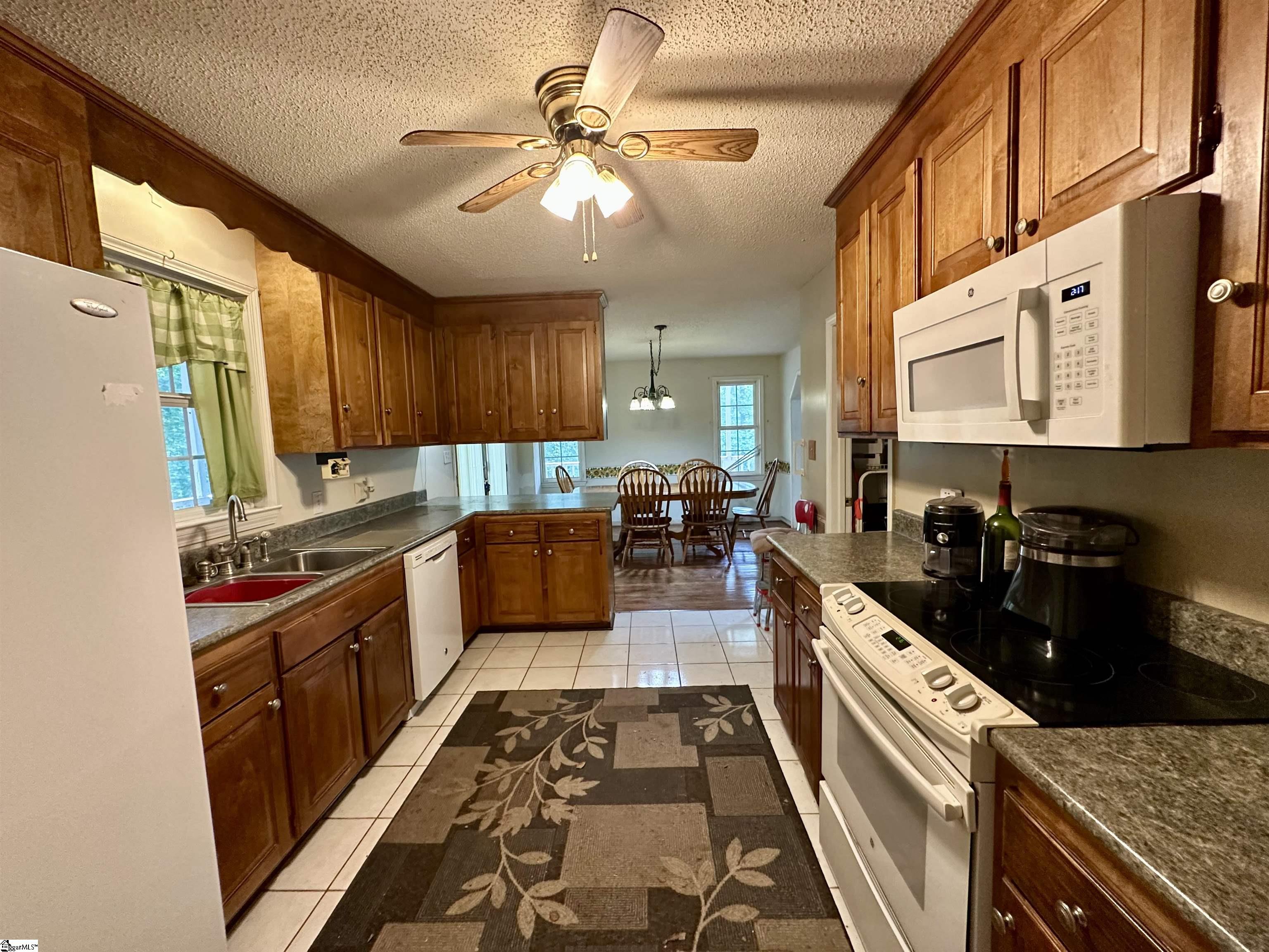 693 Grandwood Boulevard Gray Court, SC 29645