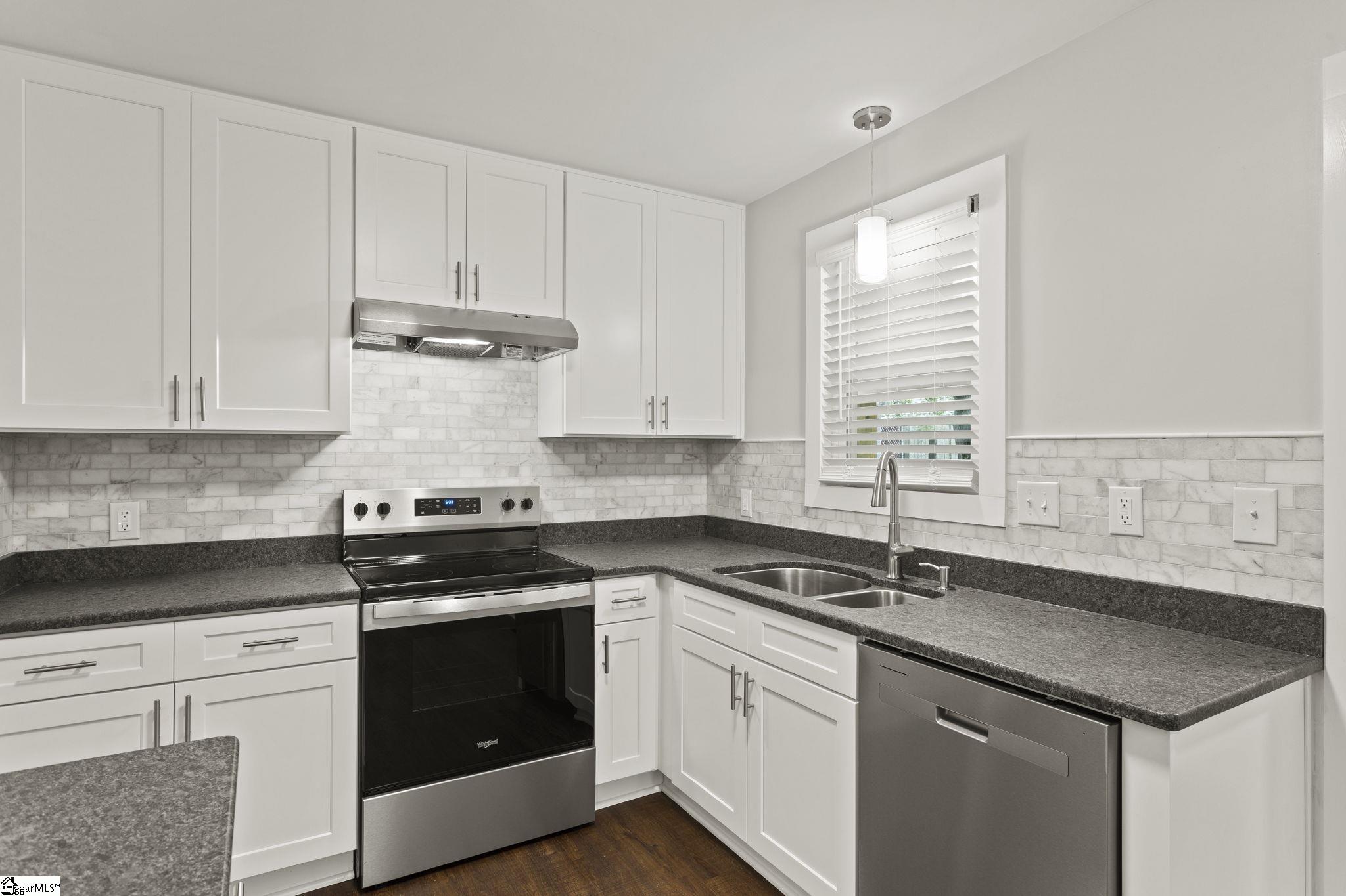 9 Callahan Avenue Greenville, SC 29617