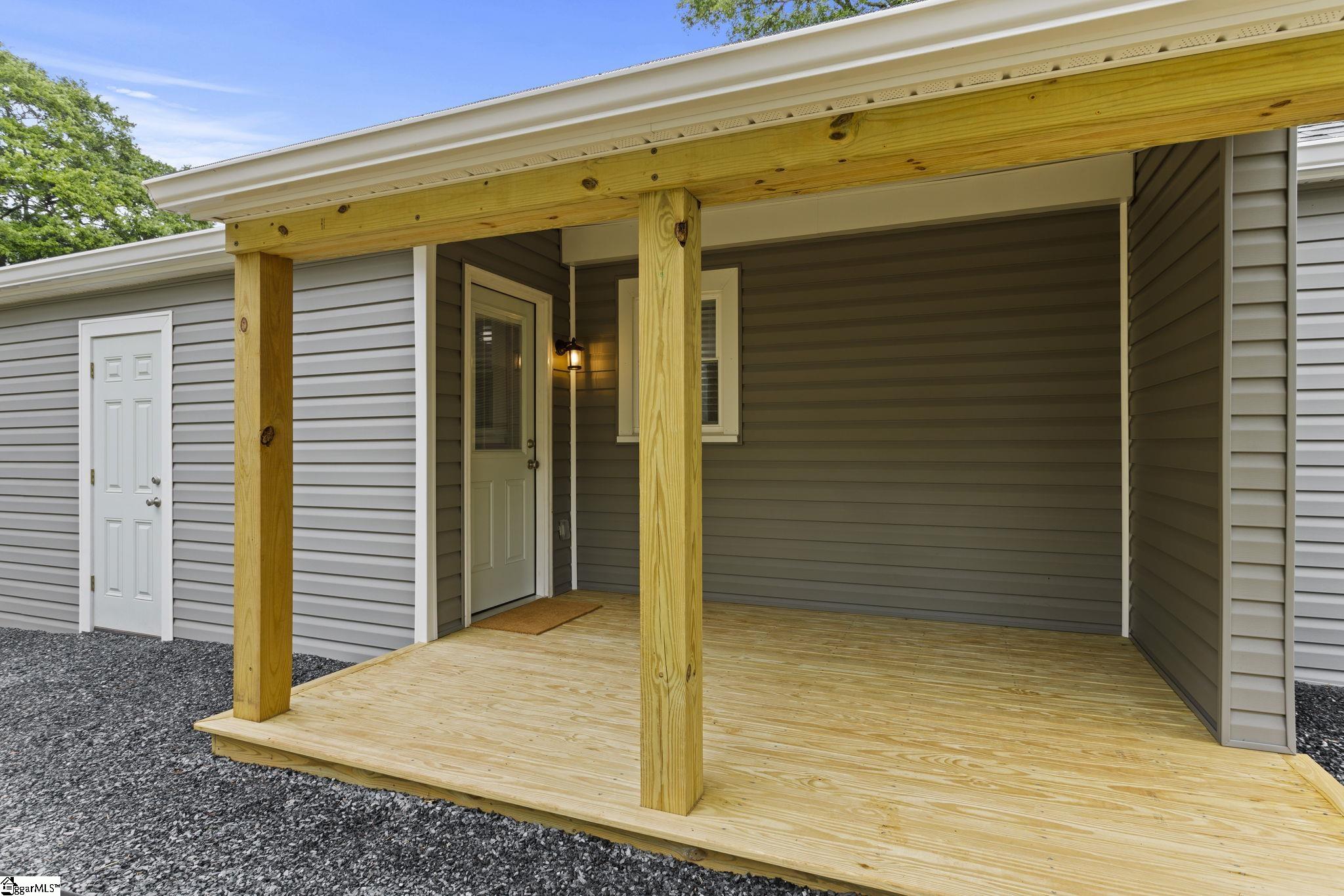 9 Callahan Avenue Greenville, SC 29617