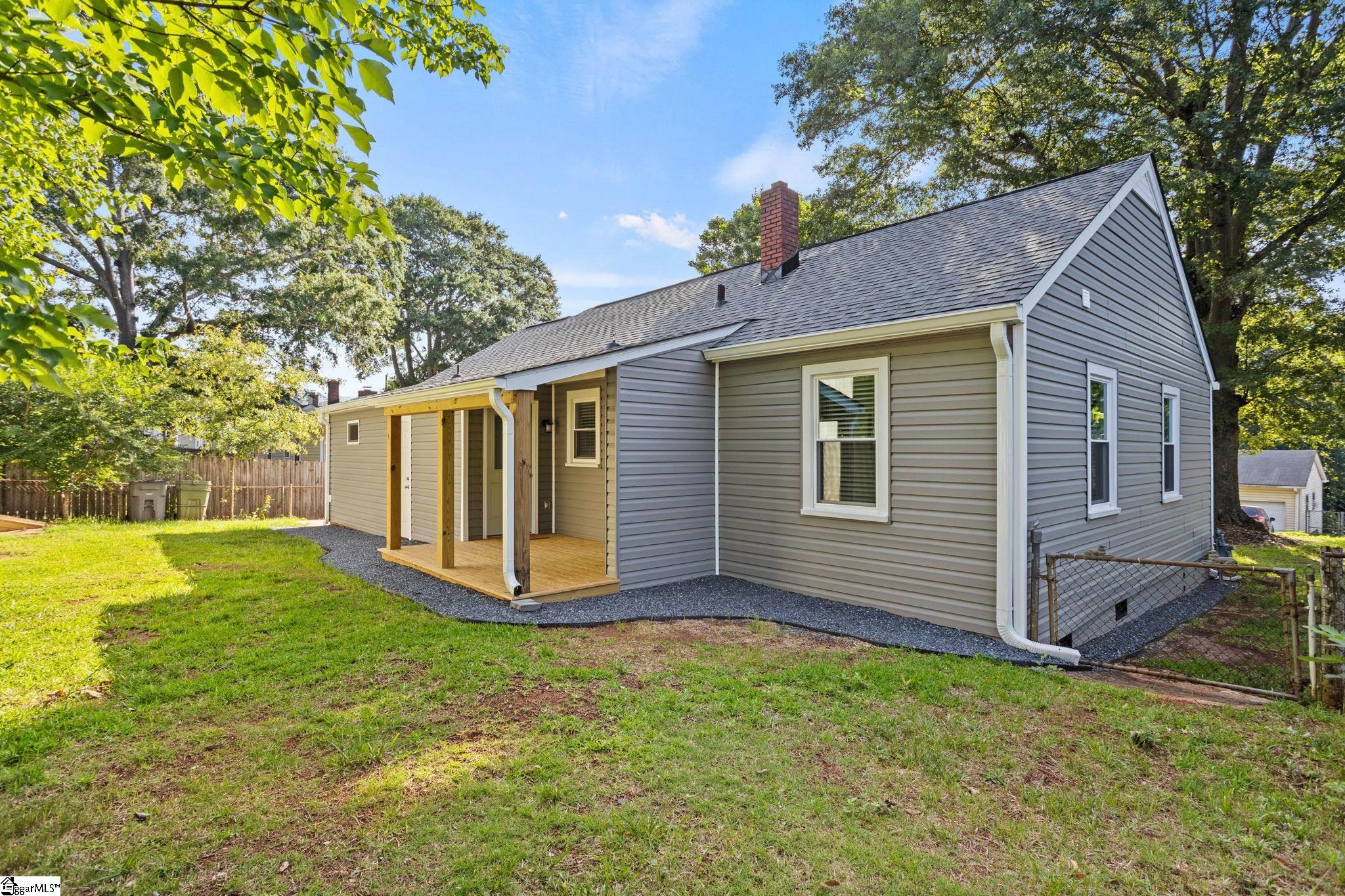 9 Callahan Avenue Greenville, SC 29617