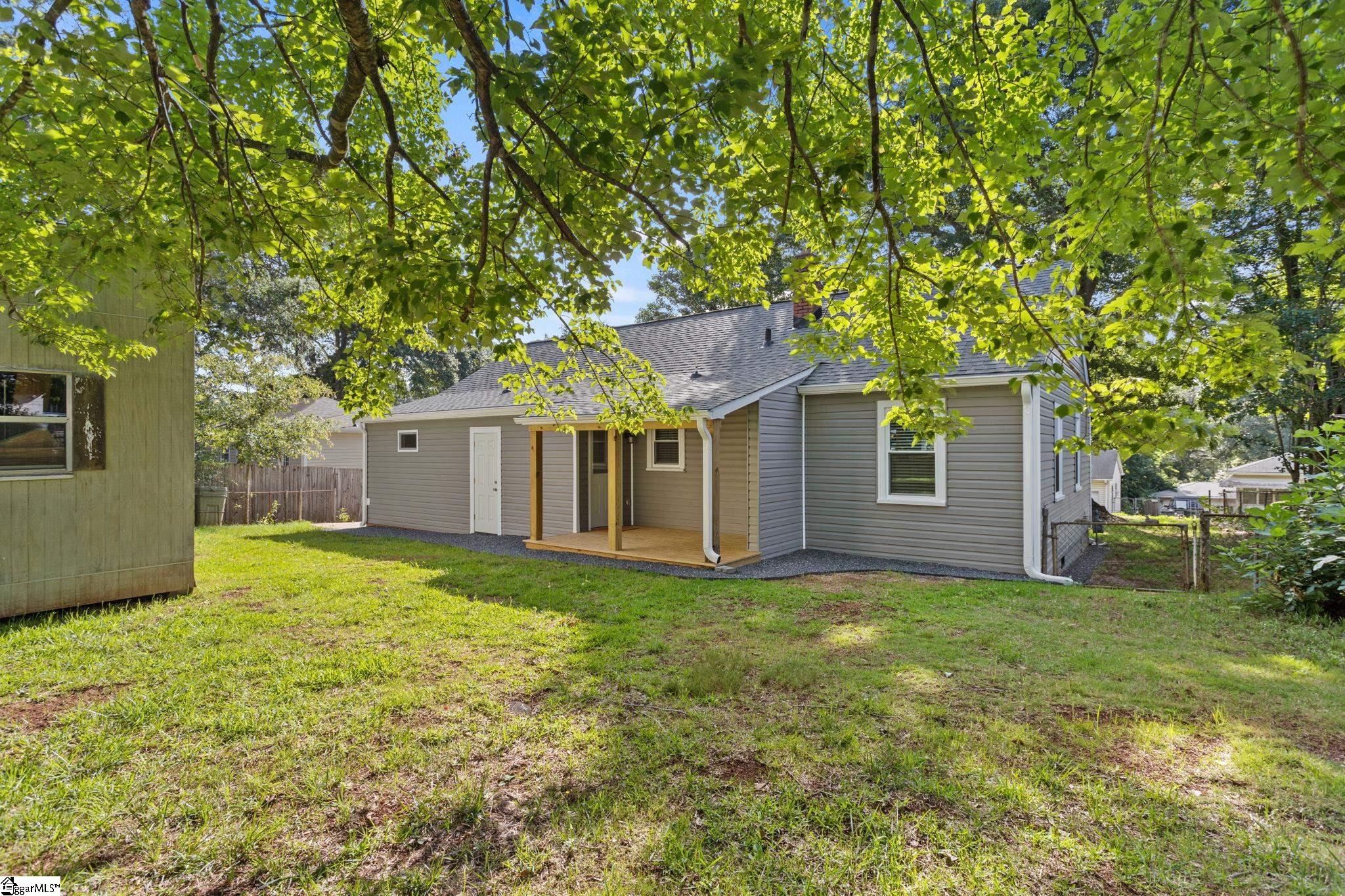 9 Callahan Avenue Greenville, SC 29617