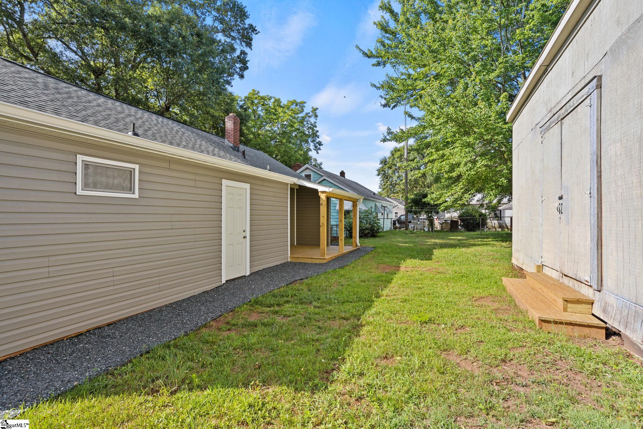 9 Callahan Avenue Greenville, SC 29617