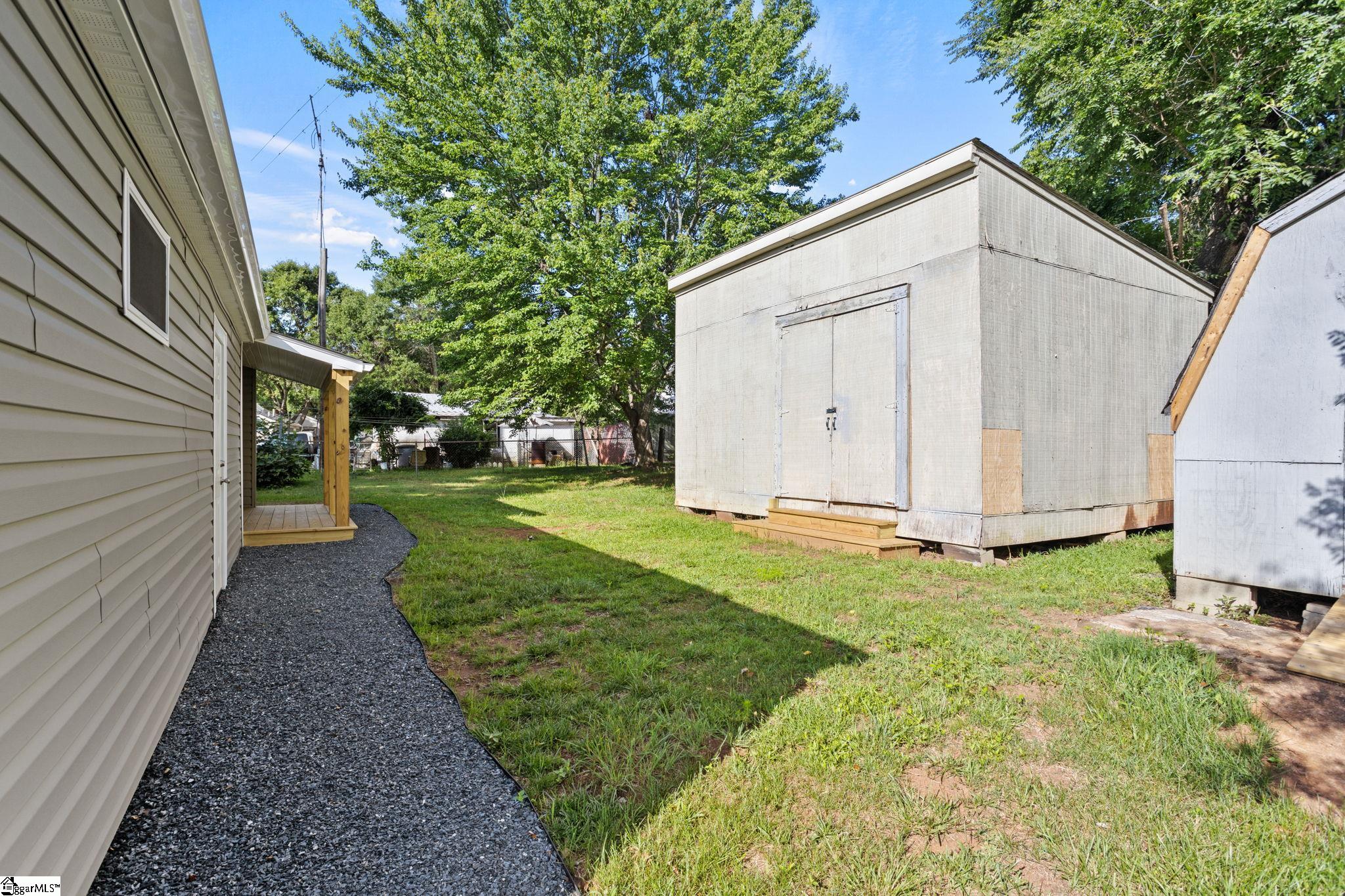 9 Callahan Avenue Greenville, SC 29617