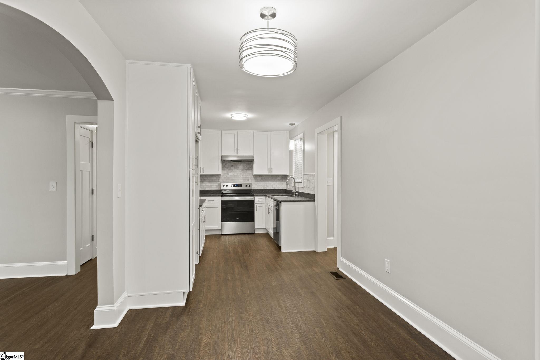 9 Callahan Avenue Greenville, SC 29617
