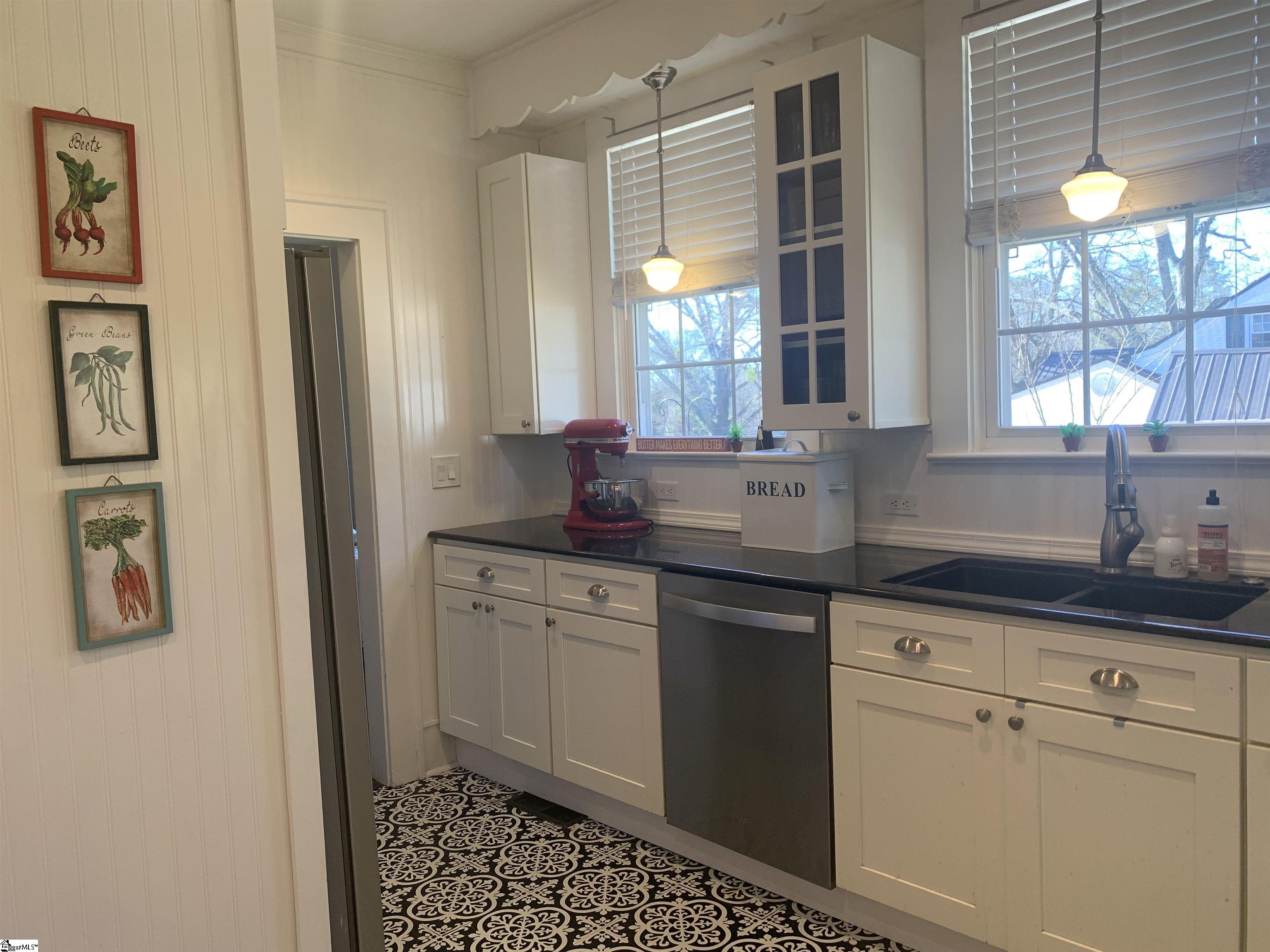 102 Highland Road Easley, SC 29640