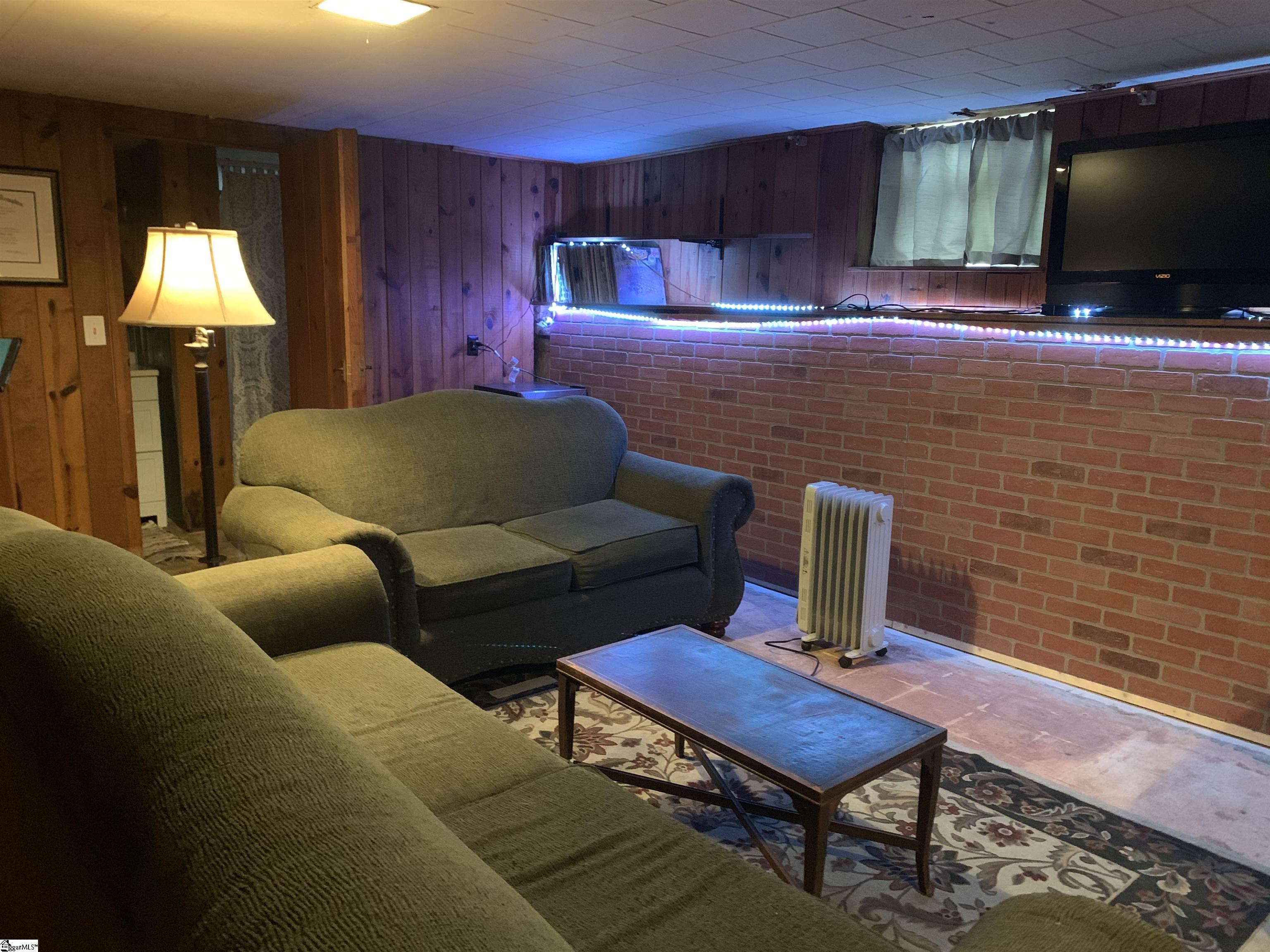 102 Highland Road Easley, SC 29640