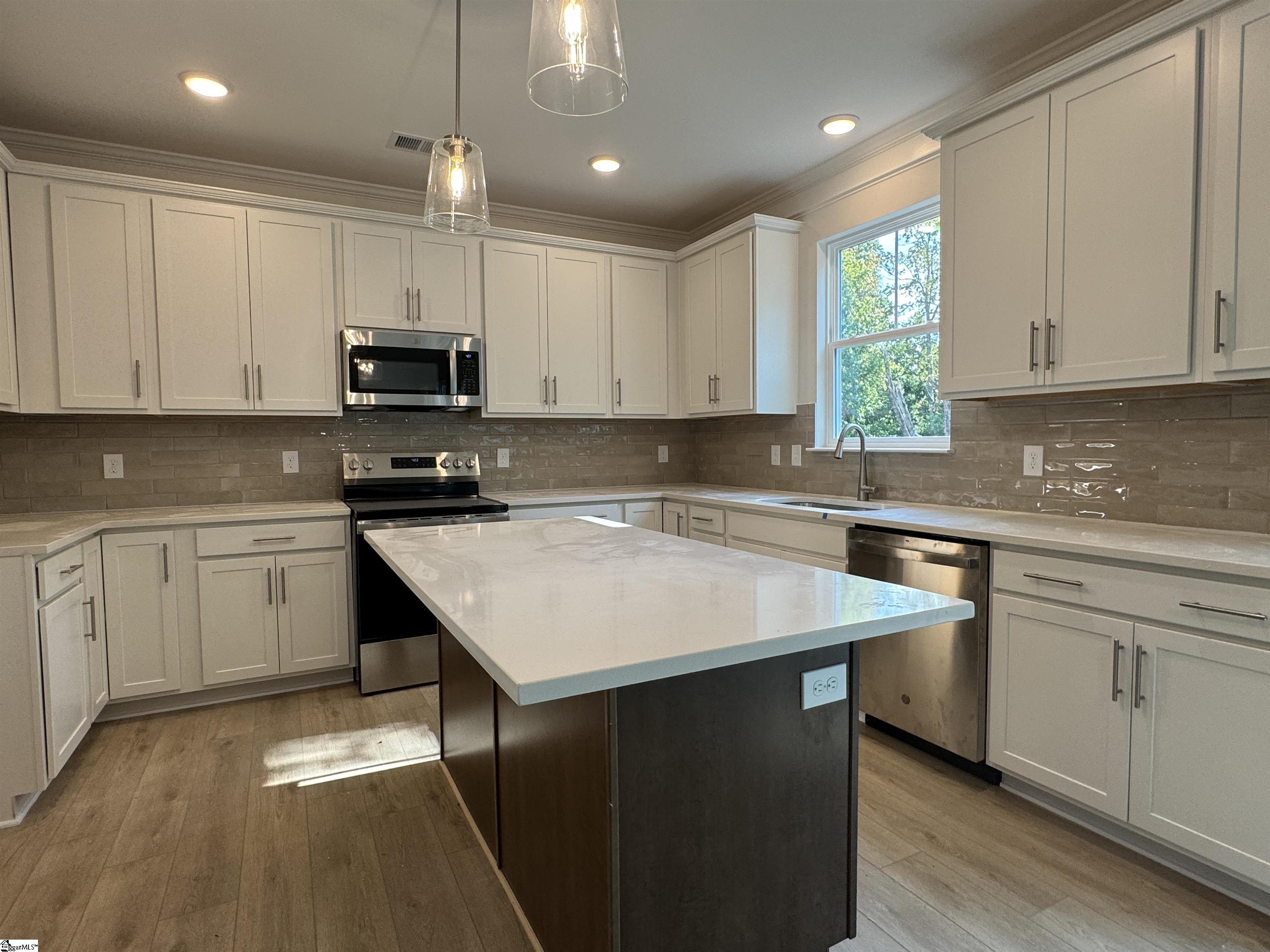 672 Columbus Circle Simpsonville, SC 29680