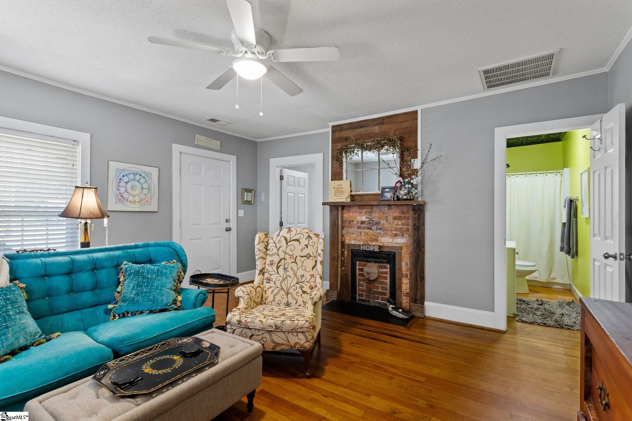 20 Haynesworth Street Greenville, SC 29611