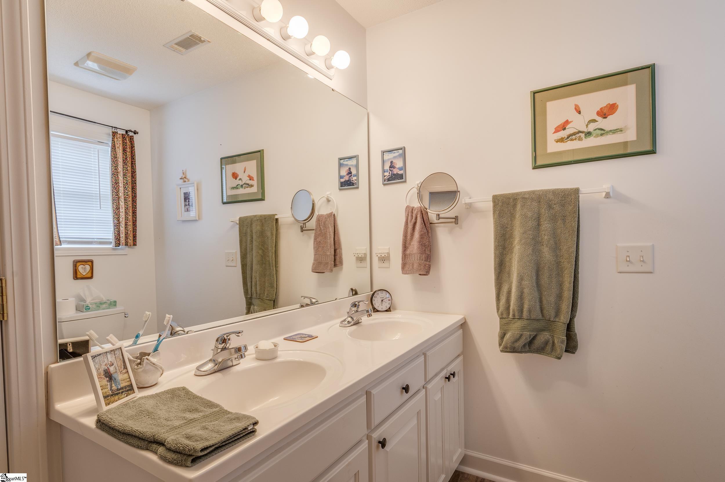 110 Baldwin Place Easley, SC 29642