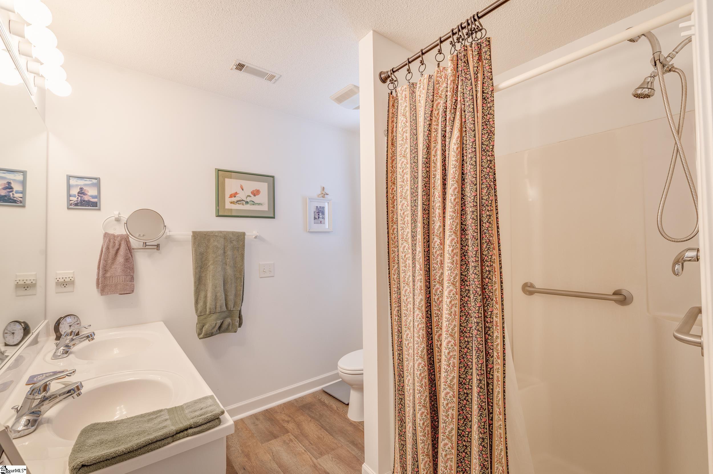 110 Baldwin Place Easley, SC 29642