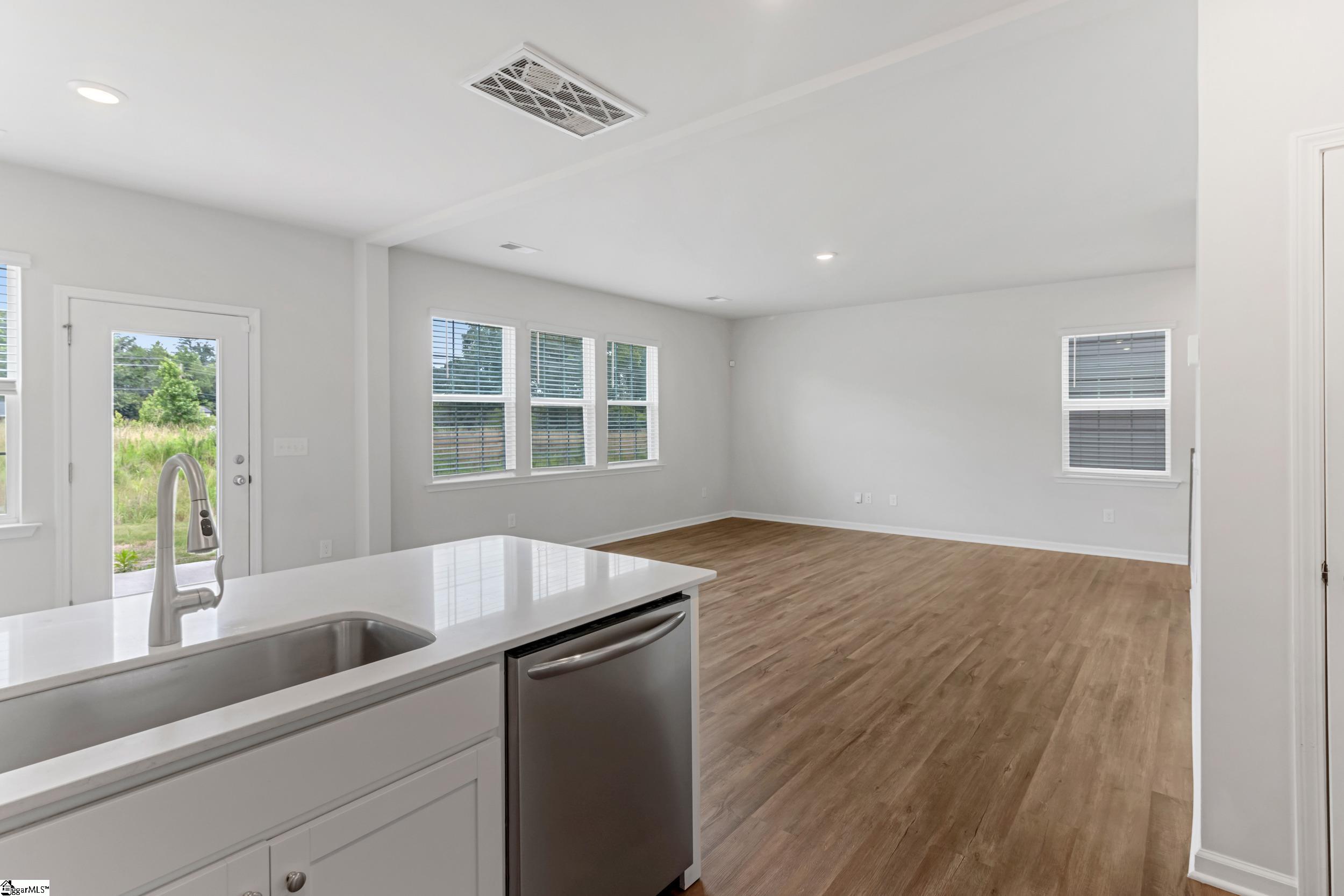 125 Magnolia Street Reidville, SC 29388