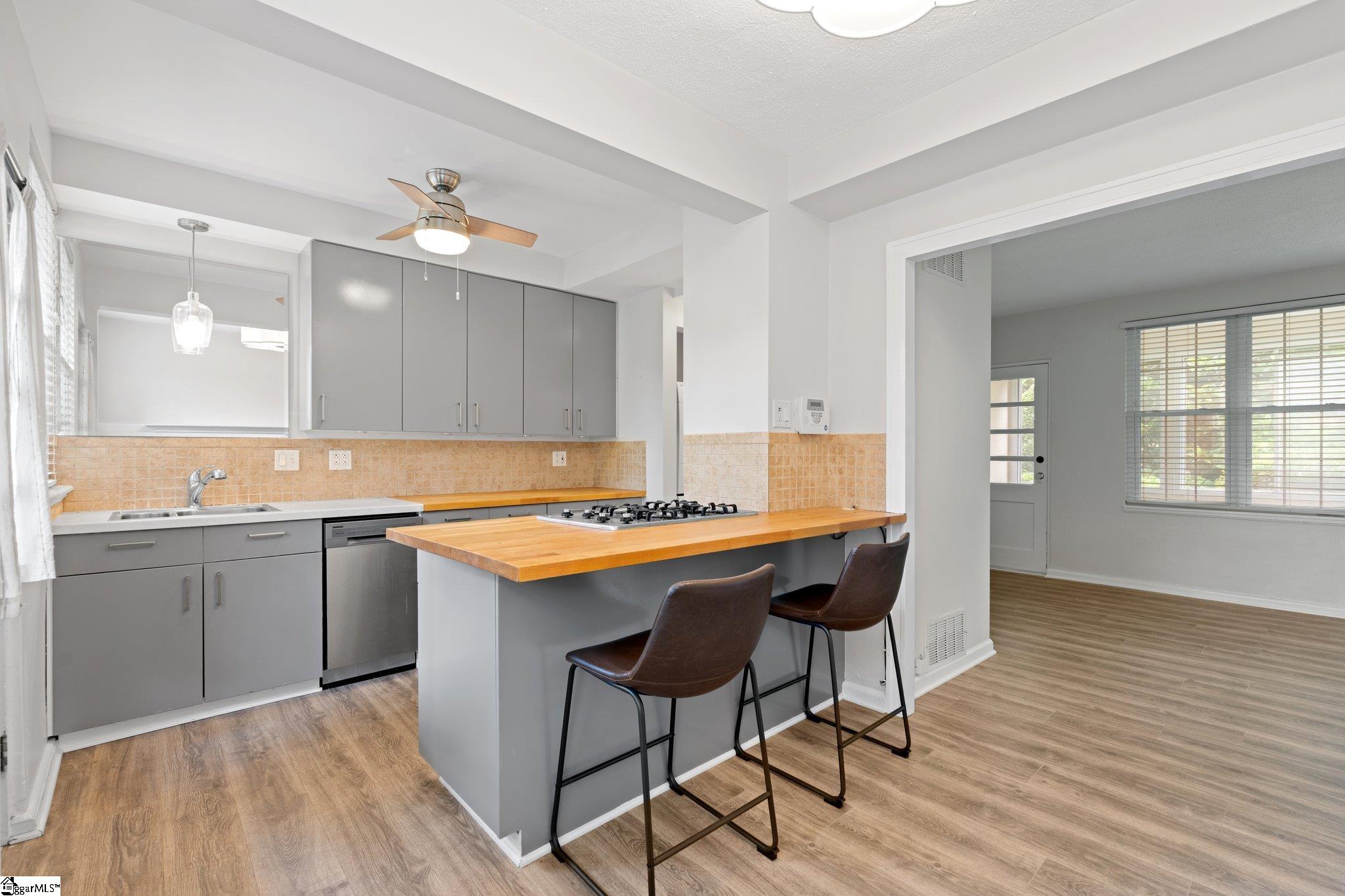 601 Cleveland Street UNIT Unit 13-A Greenville, SC 29601