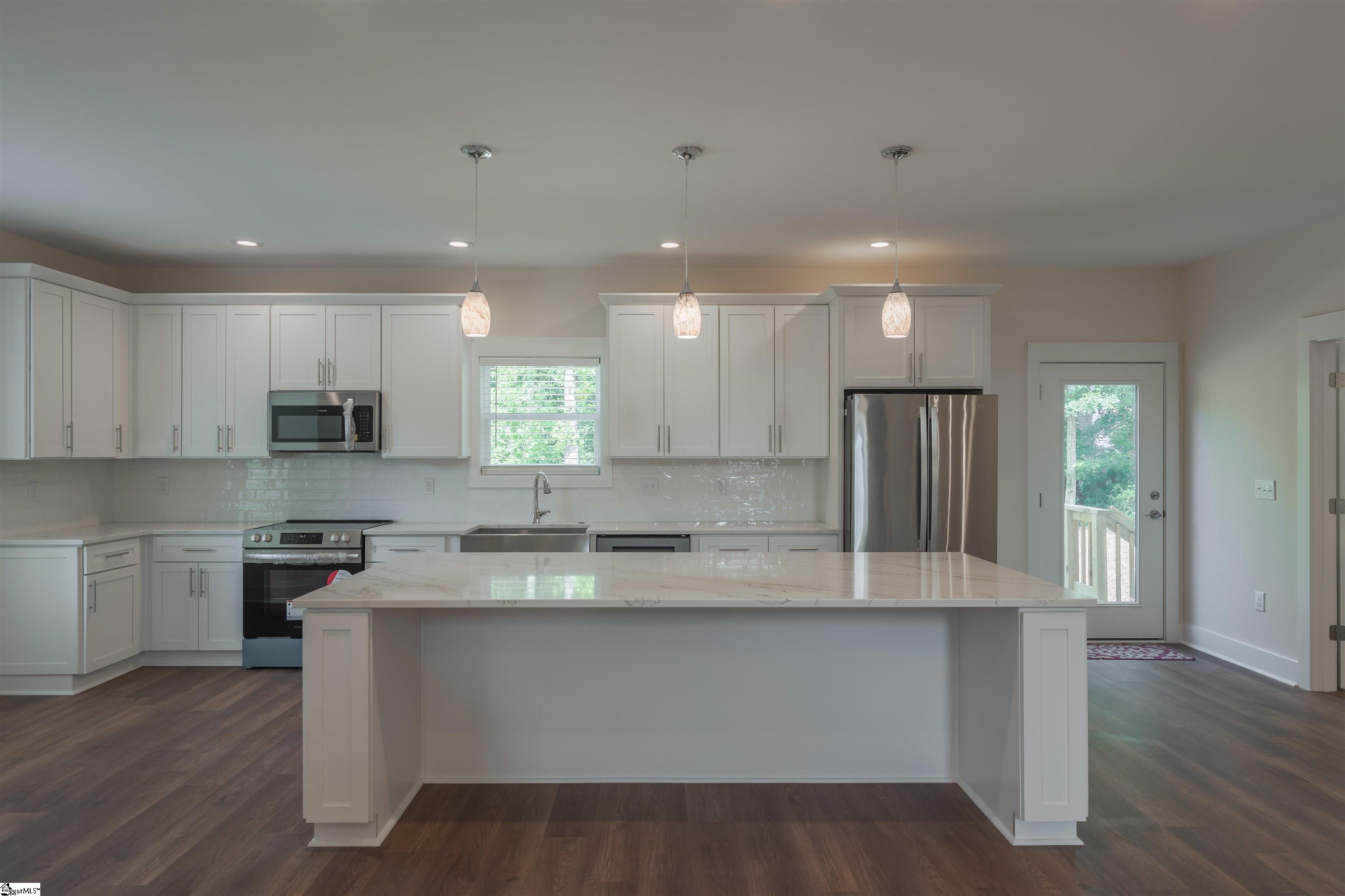 18003 Clermont Circle Seneca, SC 29678