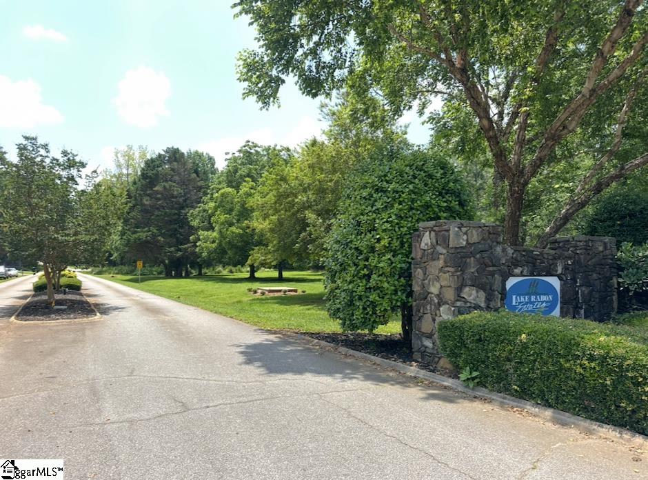 125 E Peninsula Drive Laurens, SC 29360