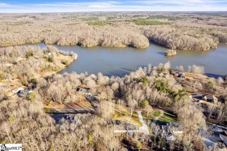 125 E Peninsula Drive Laurens, SC 29360