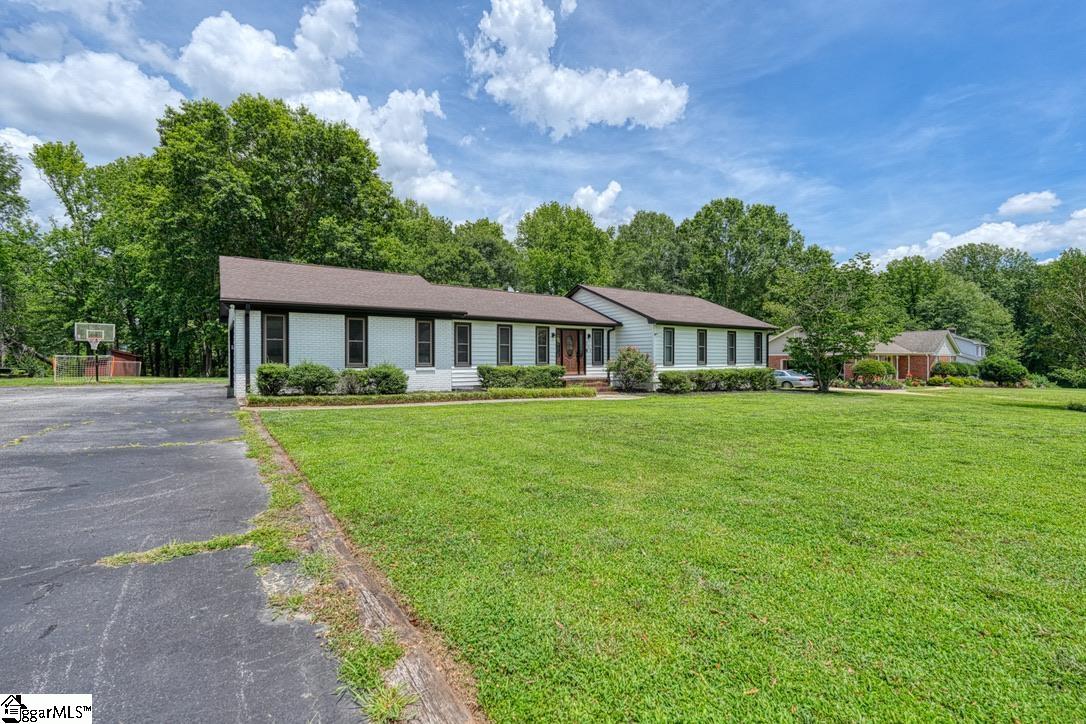 204 Lenderman Drive Inman, SC 29349