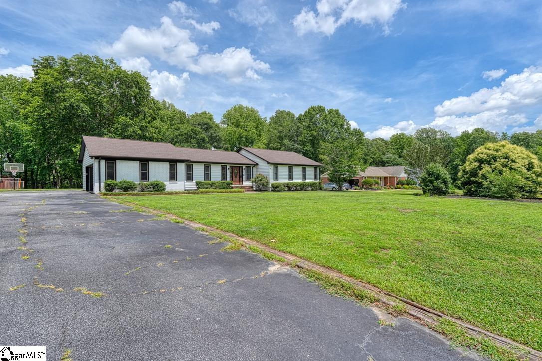 204 Lenderman Drive Inman, SC 29349