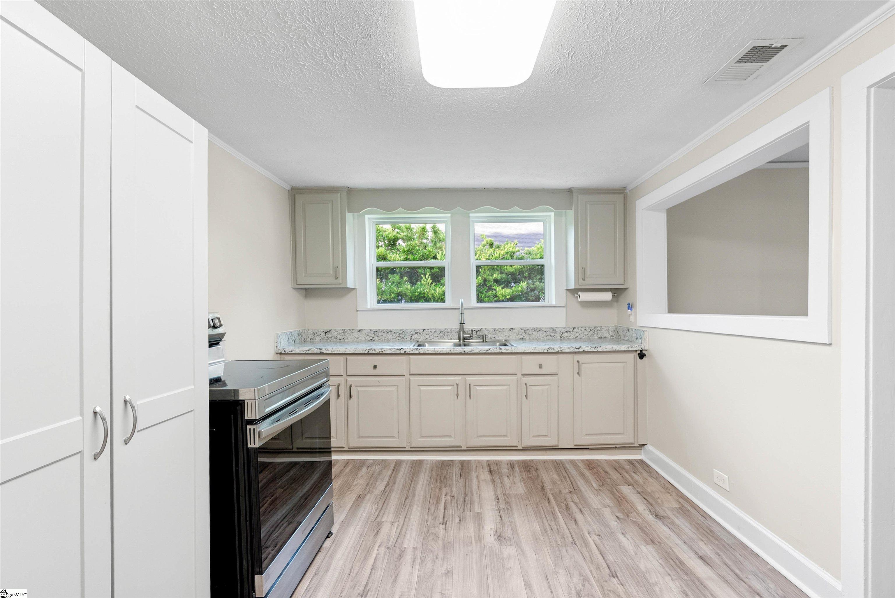 26 8th Street Greer, SC 29651