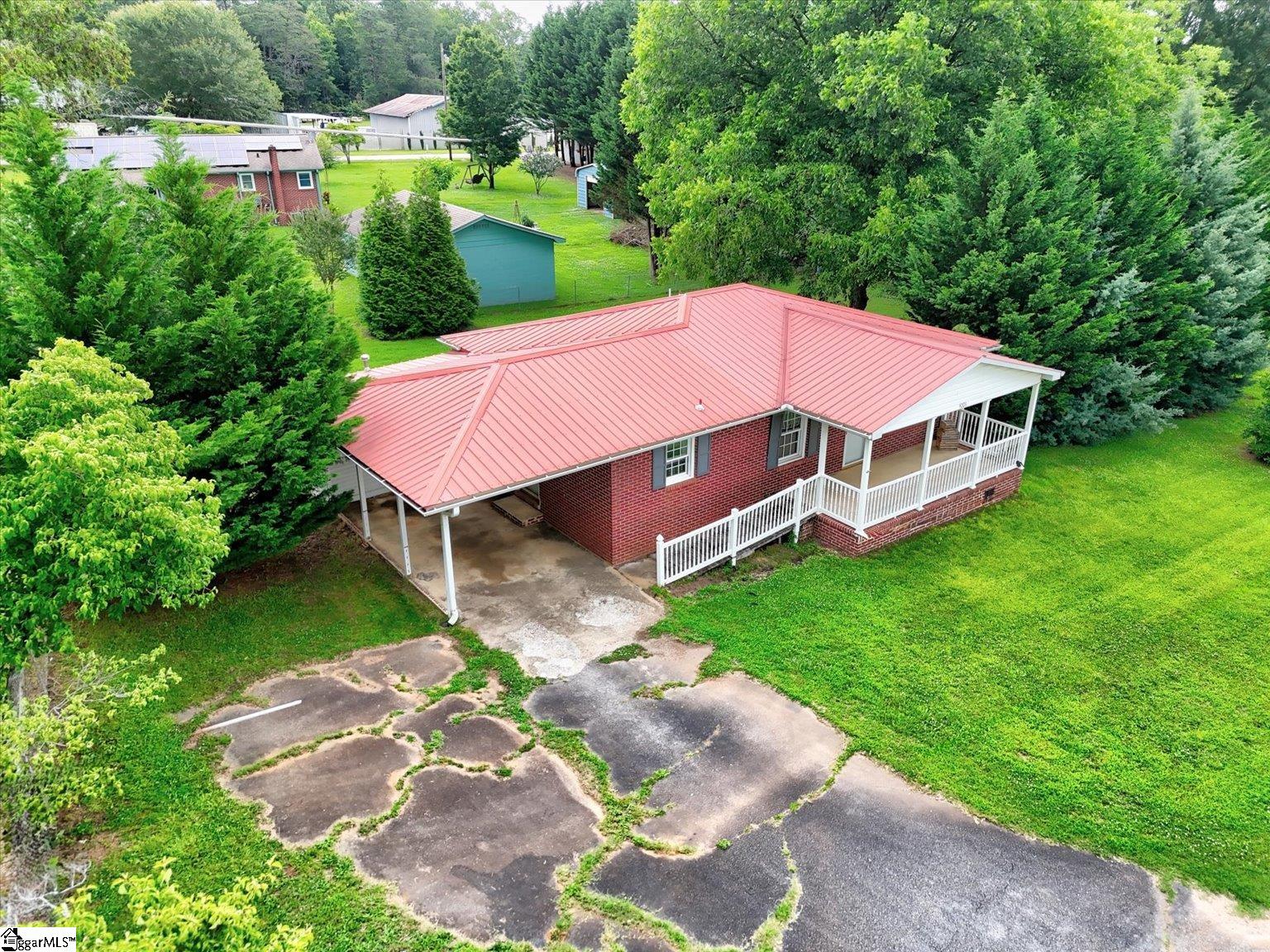 Homes for sale in Greer, SC | 4006 Blue Ridge Cir, Greer, SC 29651 | MLS# 1560647