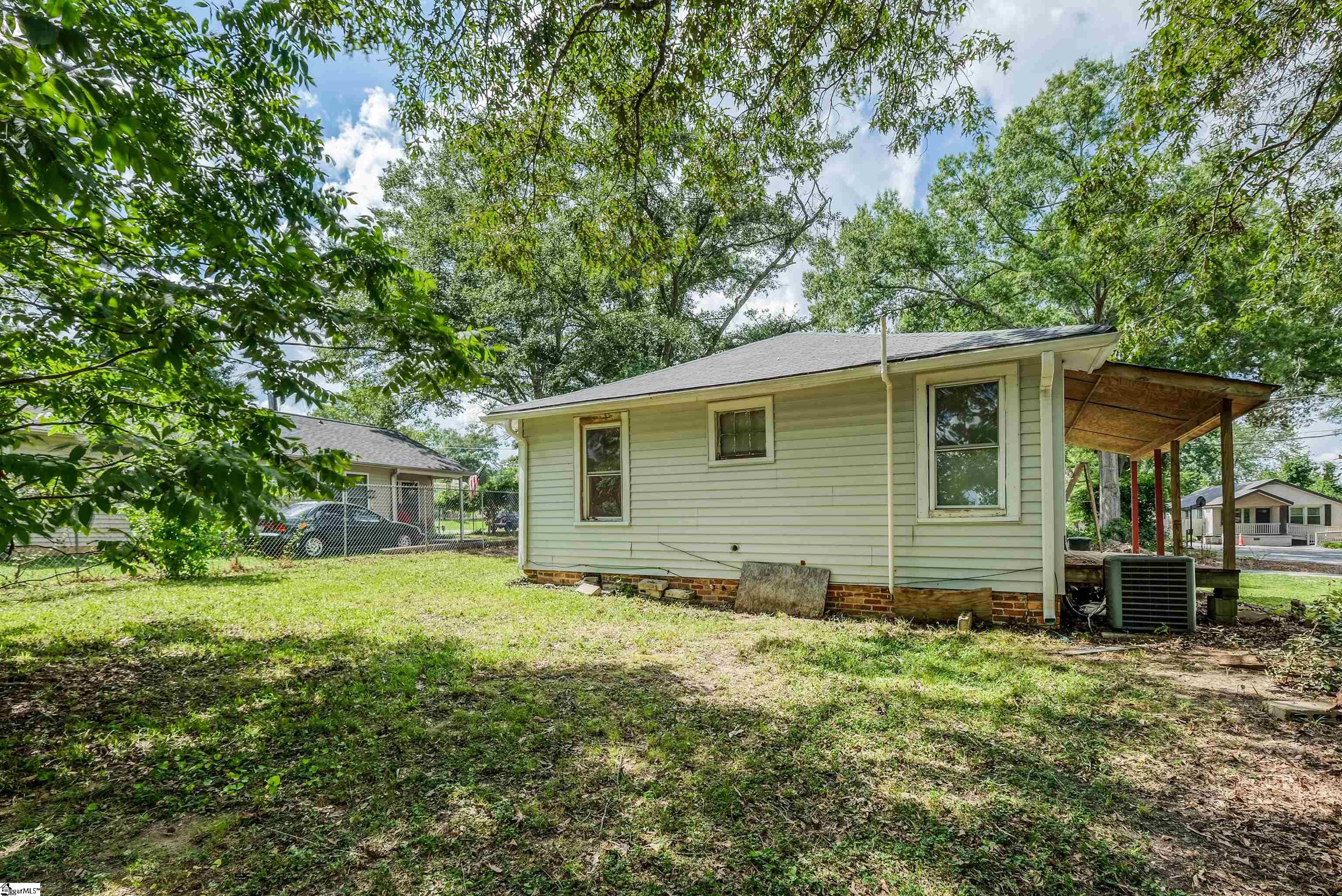112 Cook Street Simpsonville, SC 29681