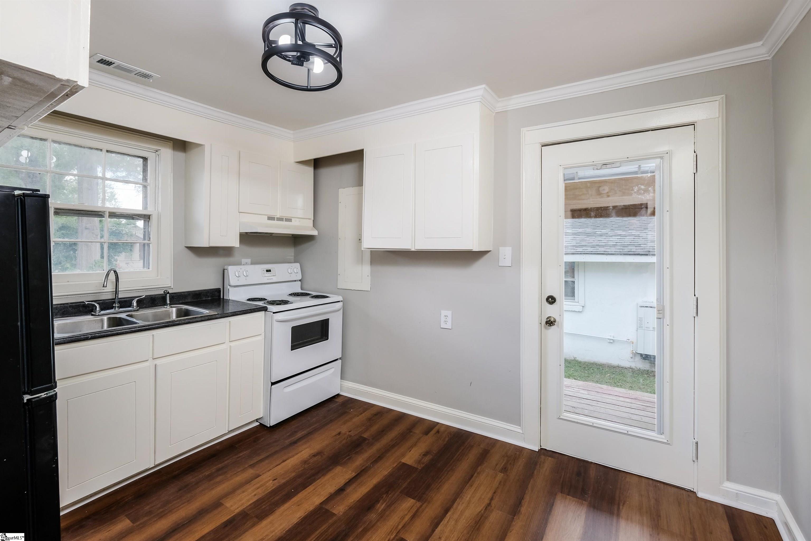 112 Cook Street Simpsonville, SC 29681