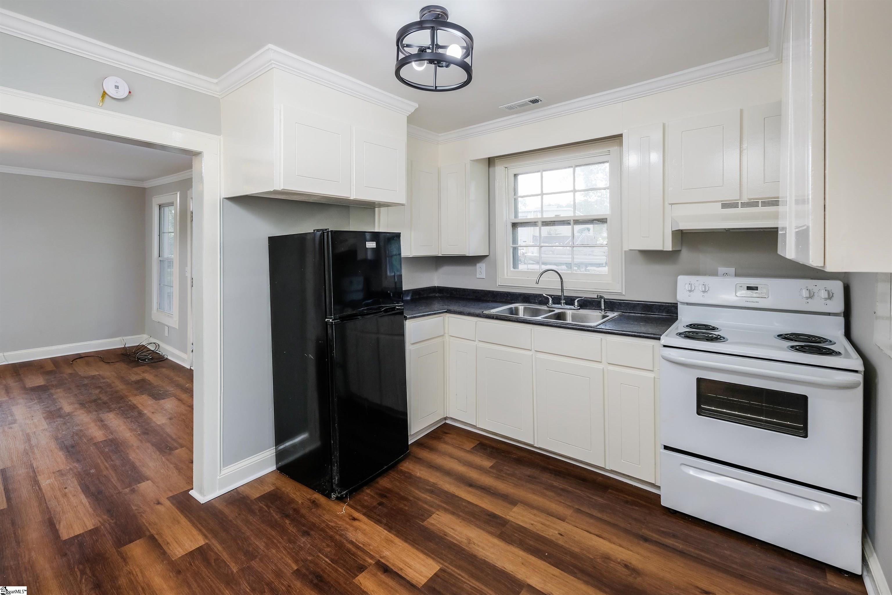 112 Cook Street Simpsonville, SC 29681