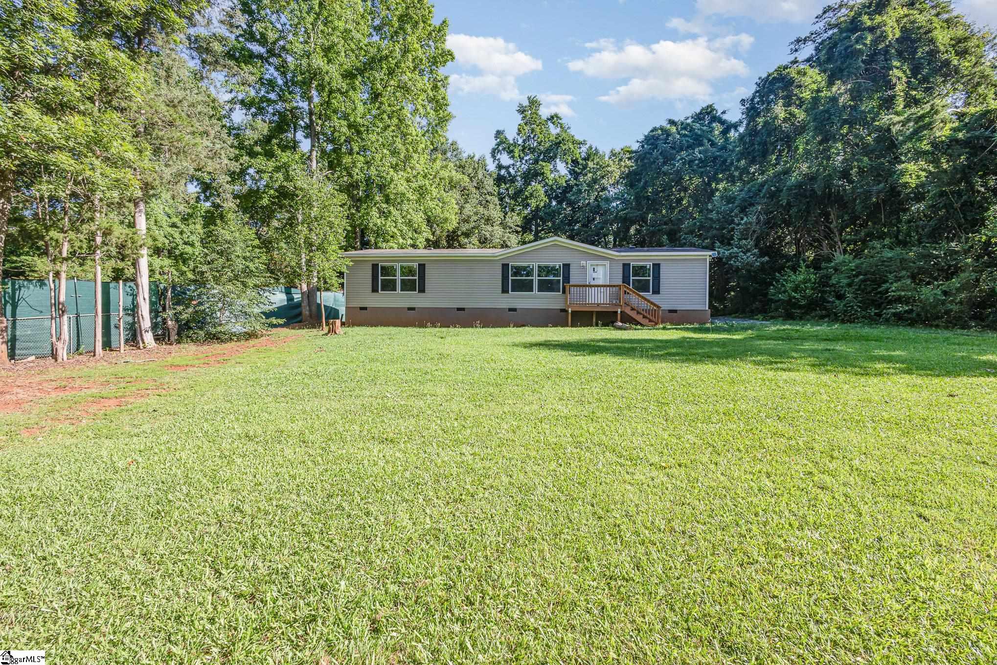 26 Long Forest Drive Greenville, SC 29617