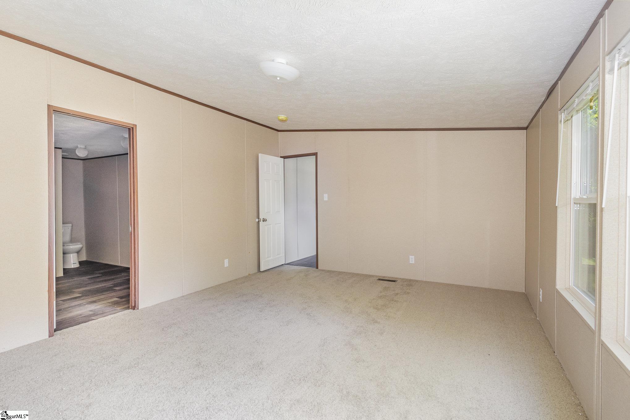 26 Long Forest Drive Greenville, SC 29617