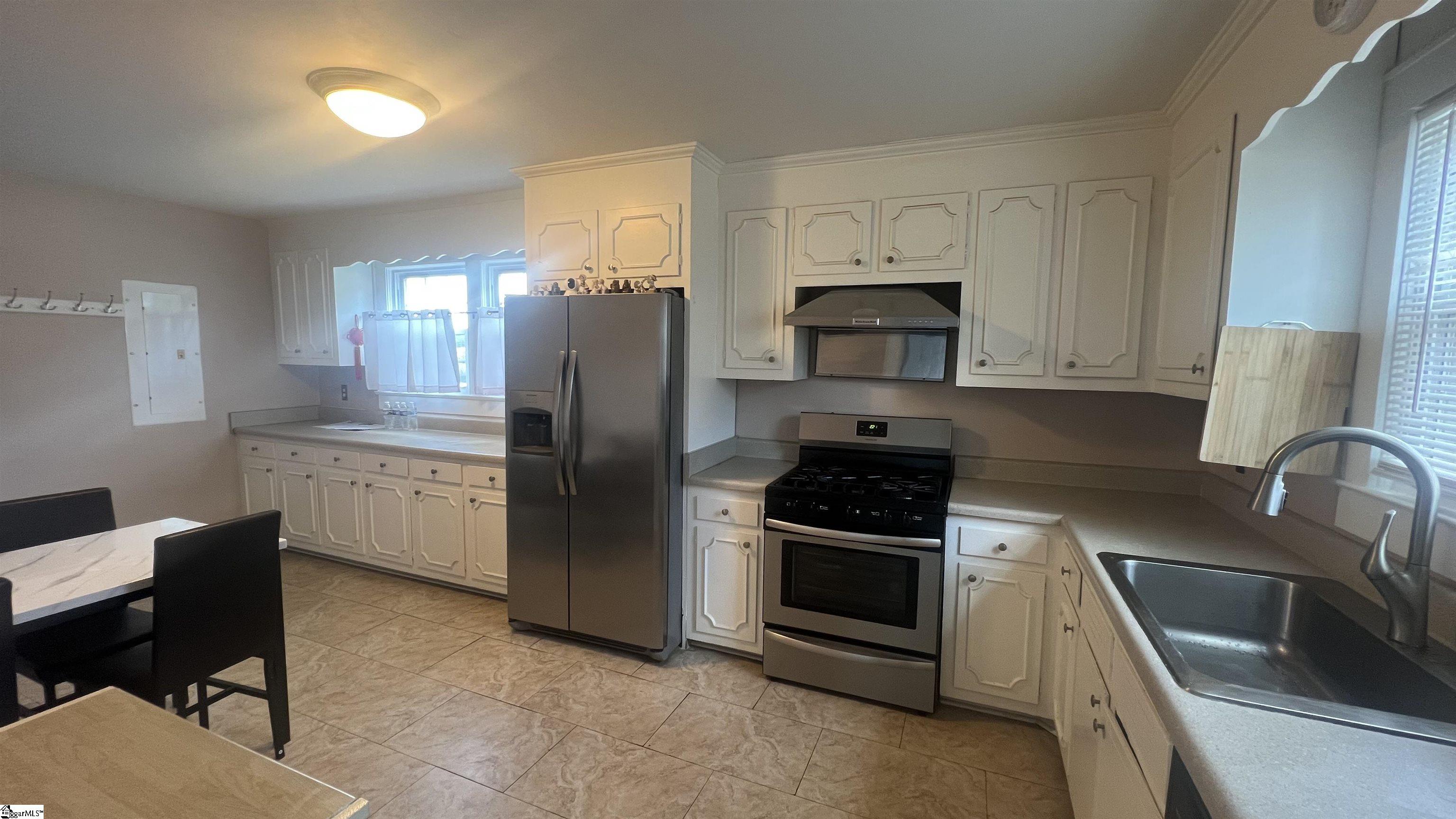 411 E Blue Ridge Drive Greenville, SC 29609