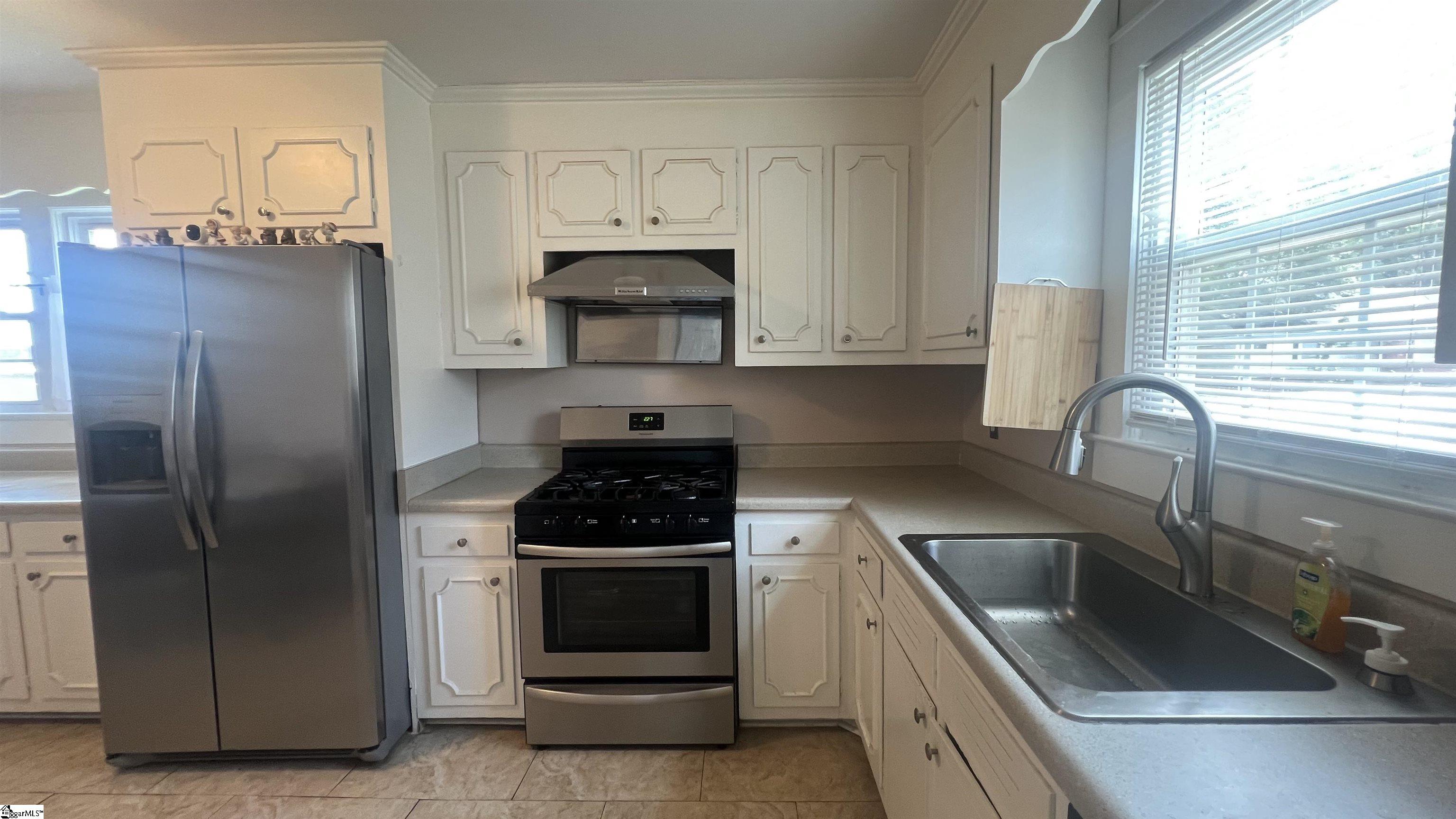 411 E Blue Ridge Drive Greenville, SC 29609