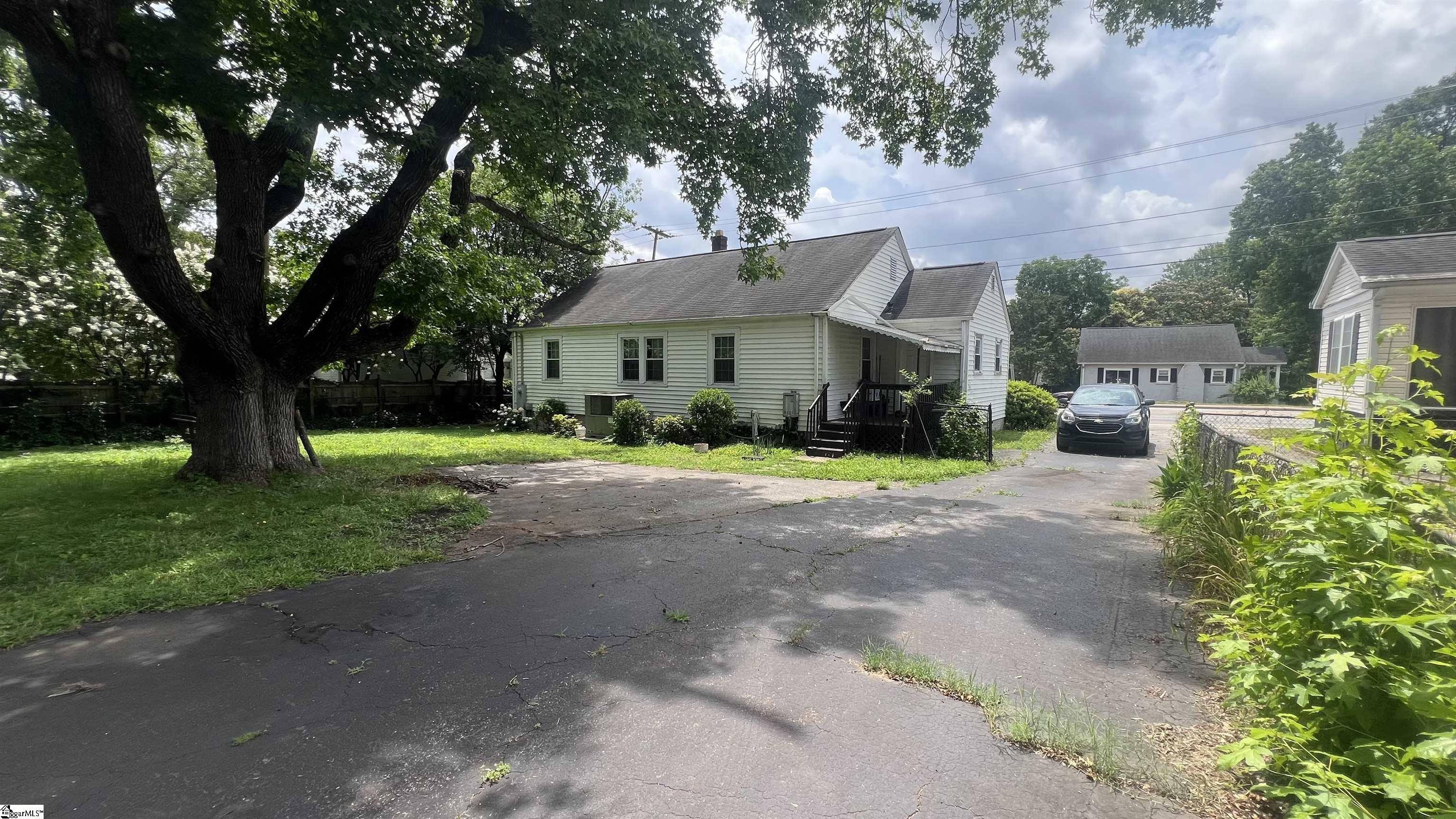 411 E Blue Ridge Drive Greenville, SC 29609
