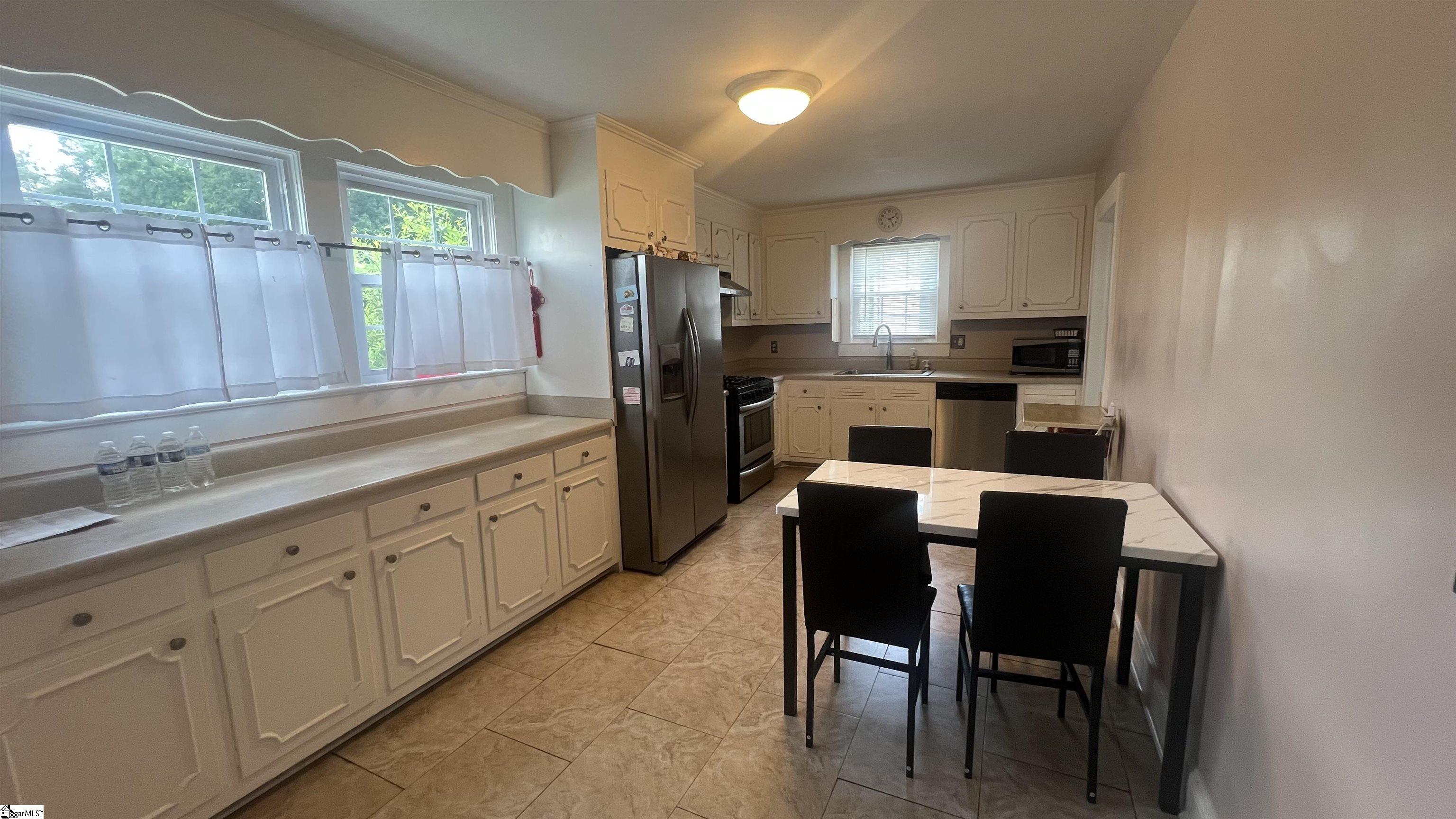 411 E Blue Ridge Drive Greenville, SC 29609