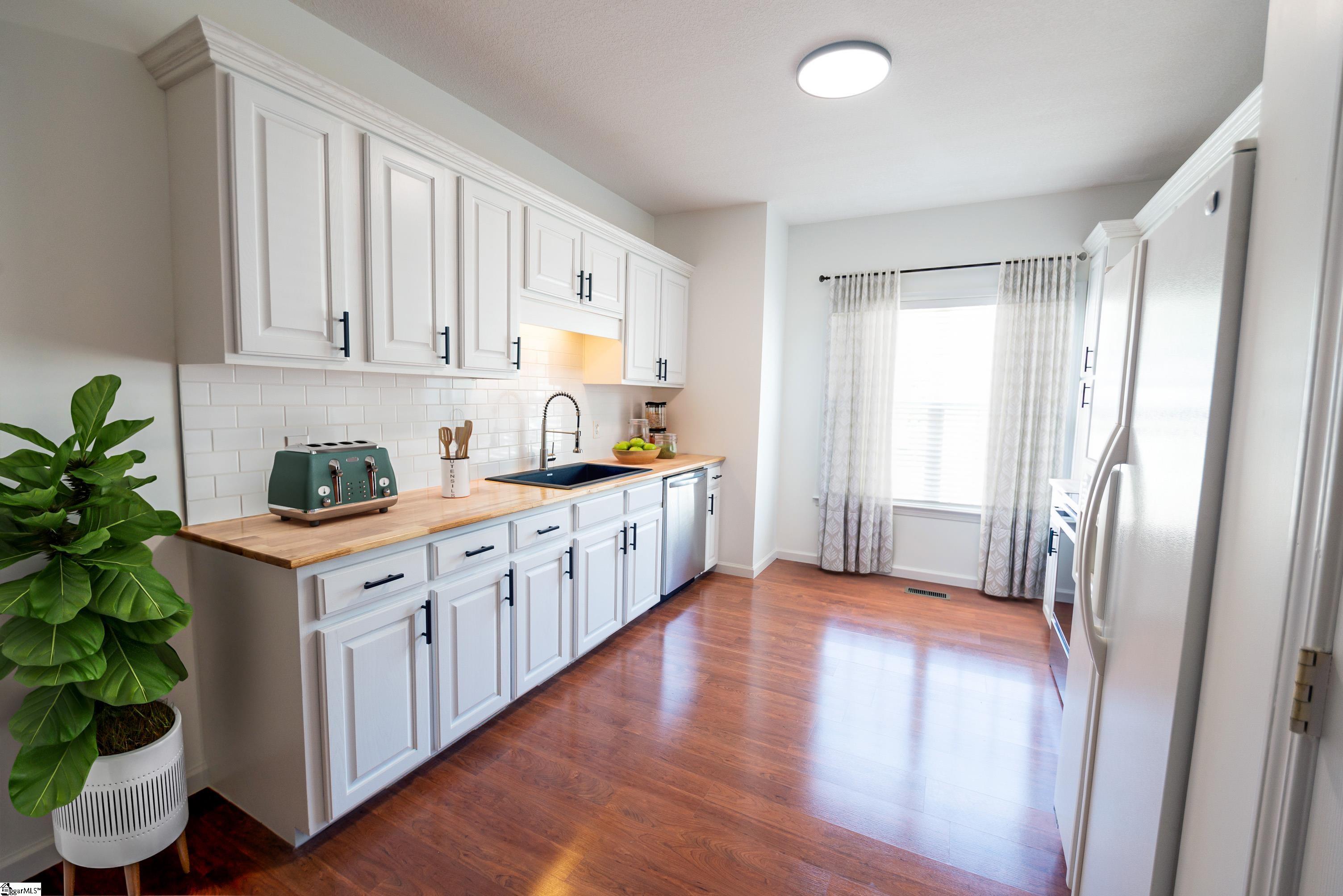 120 Cobblestone Lane Greenwood, SC 29649
