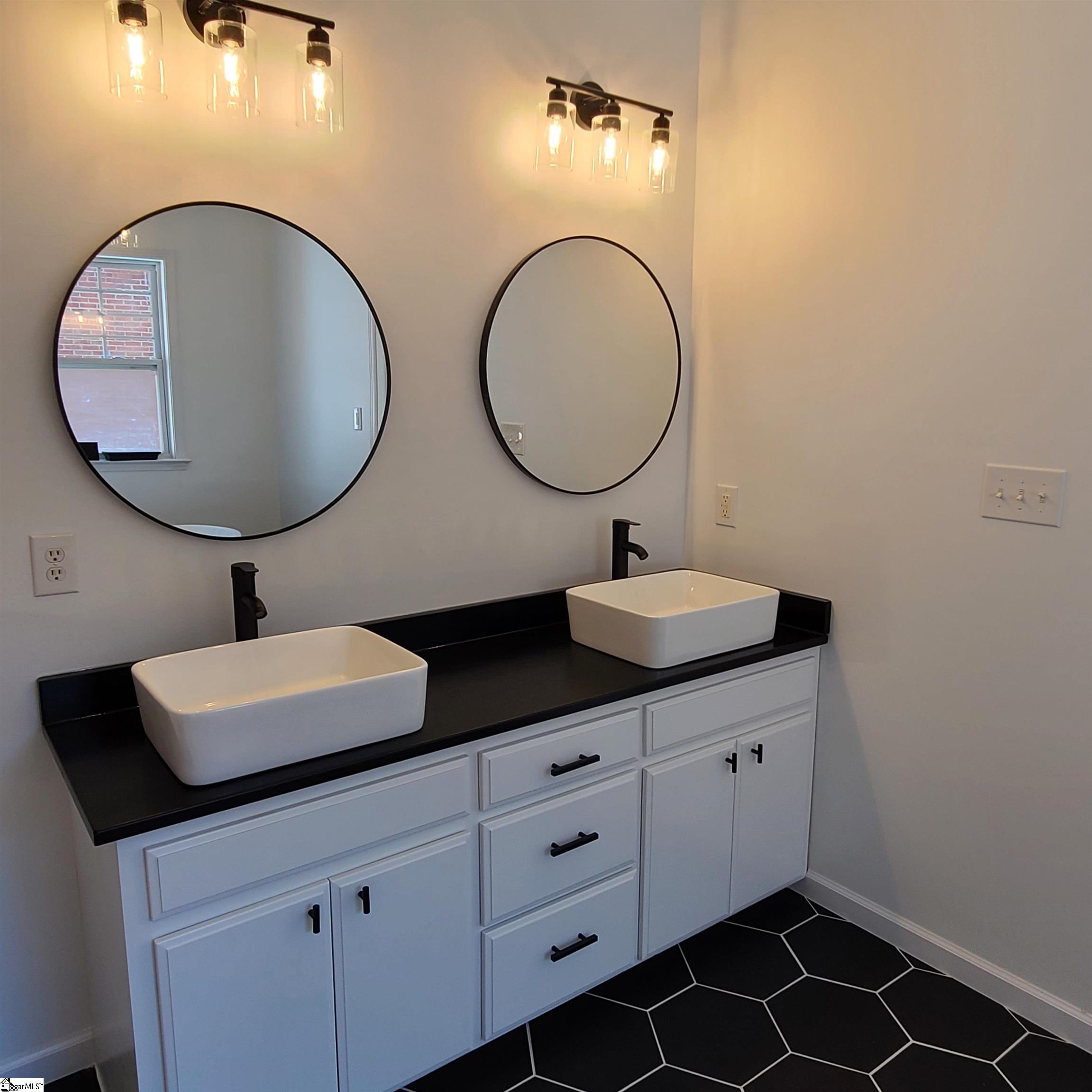 120 Cobblestone Lane Greenwood, SC 29649