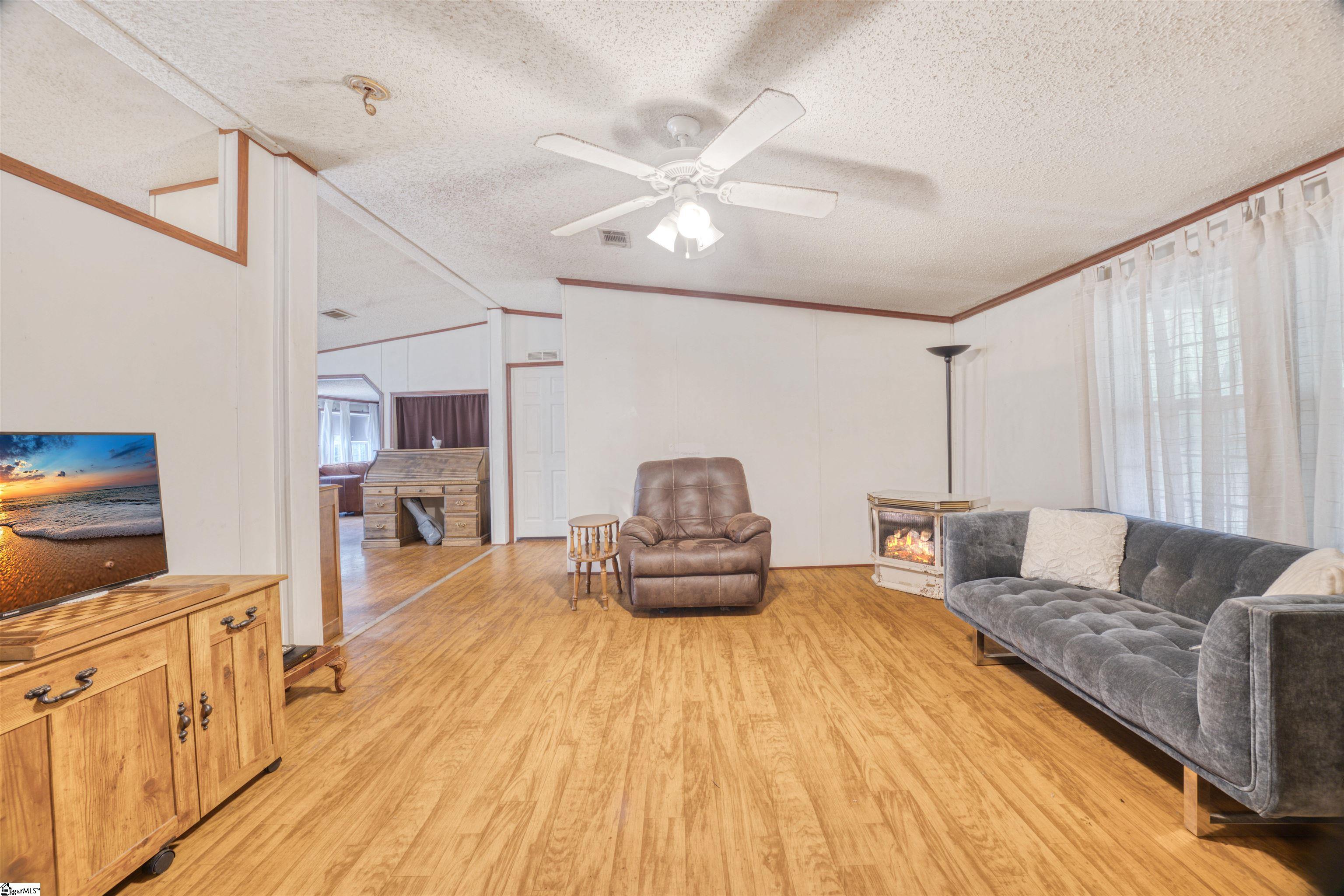 177 Farmers Hill Road Liberty, SC 29657