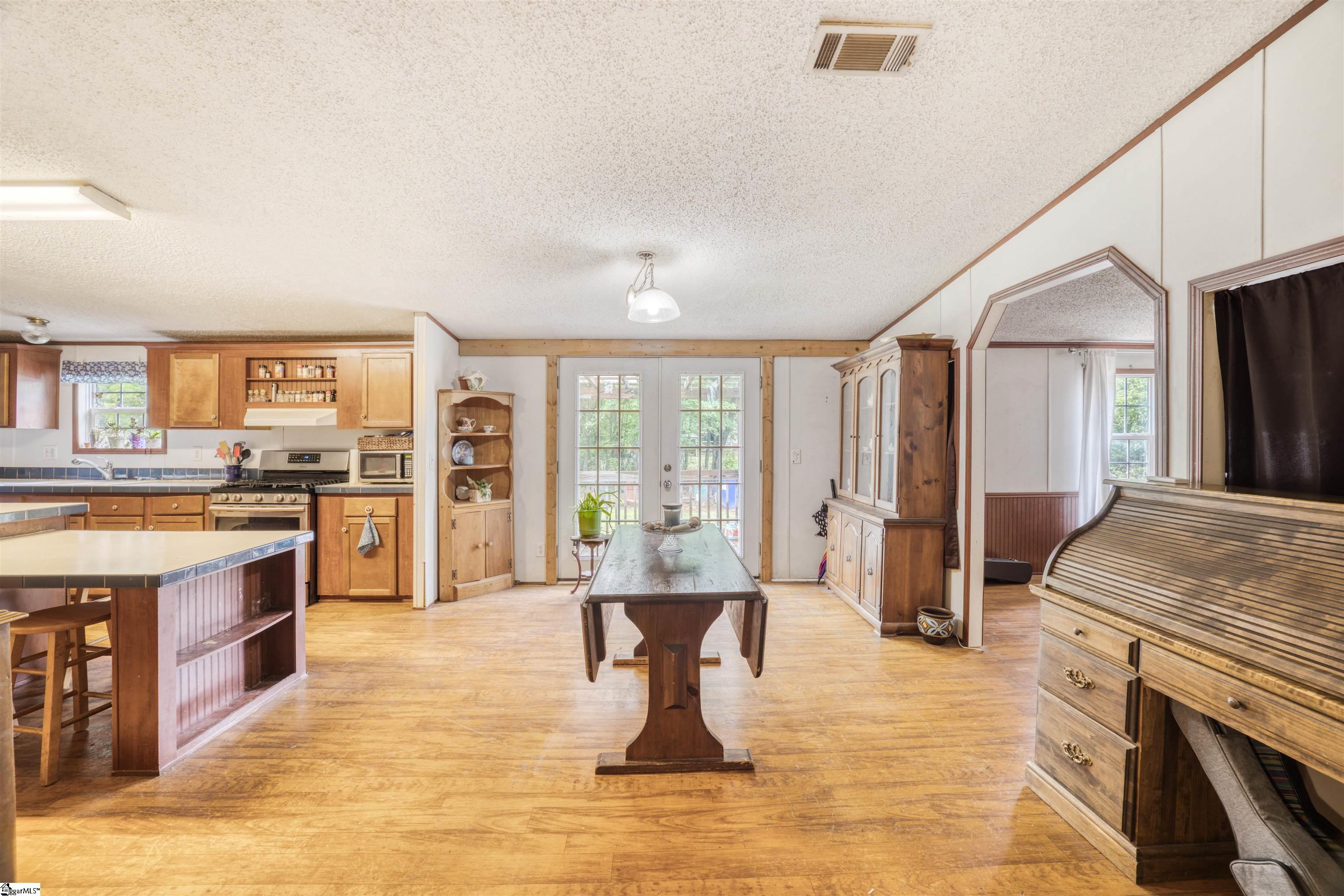 177 Farmers Hill Road Liberty, SC 29657