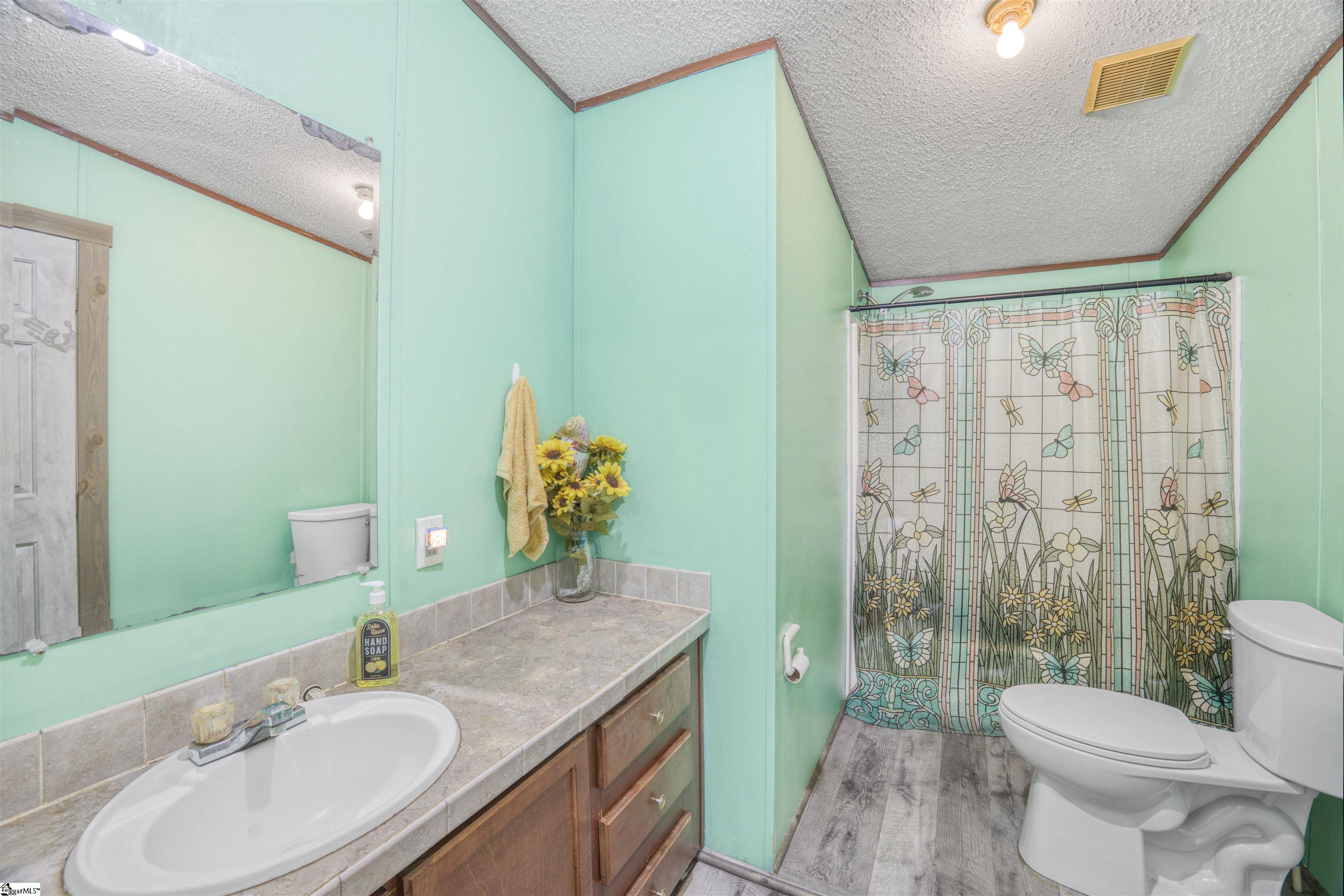 177 Farmers Hill Road Liberty, SC 29657