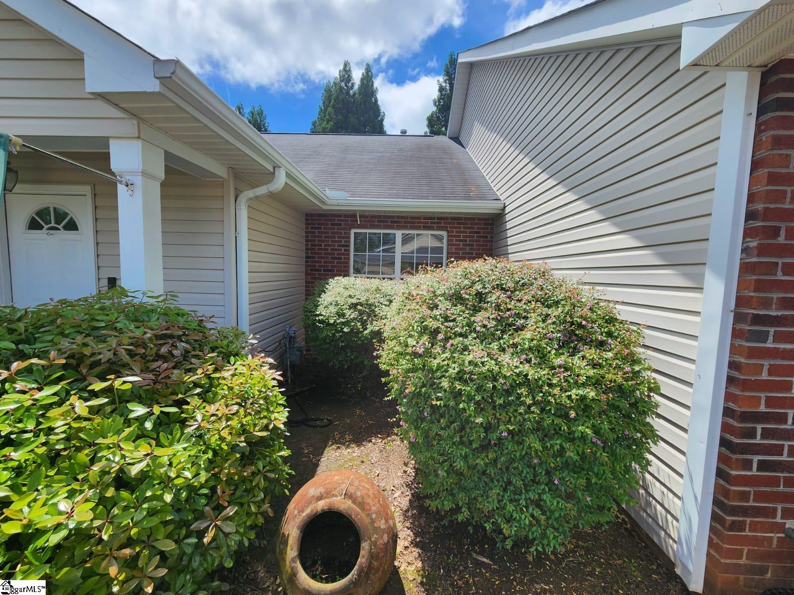 401 Crestridge Drive Simpsonville, SC 29681