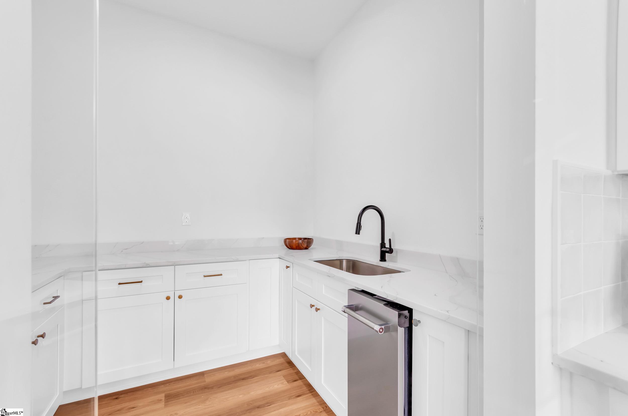 541 E Airport Road Greer, SC 29651