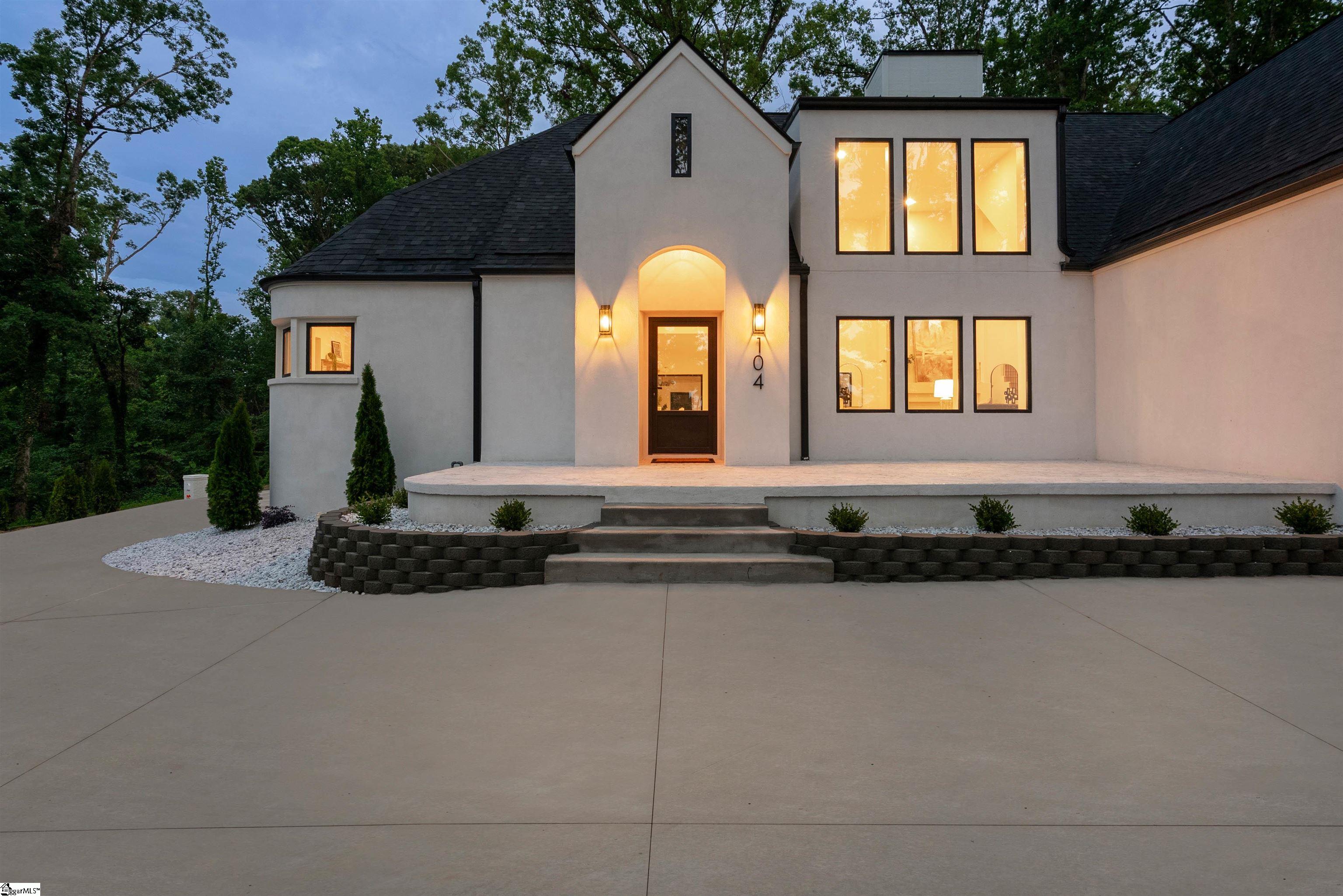 104 Arrowhead Circle Spartanburg, SC 29301