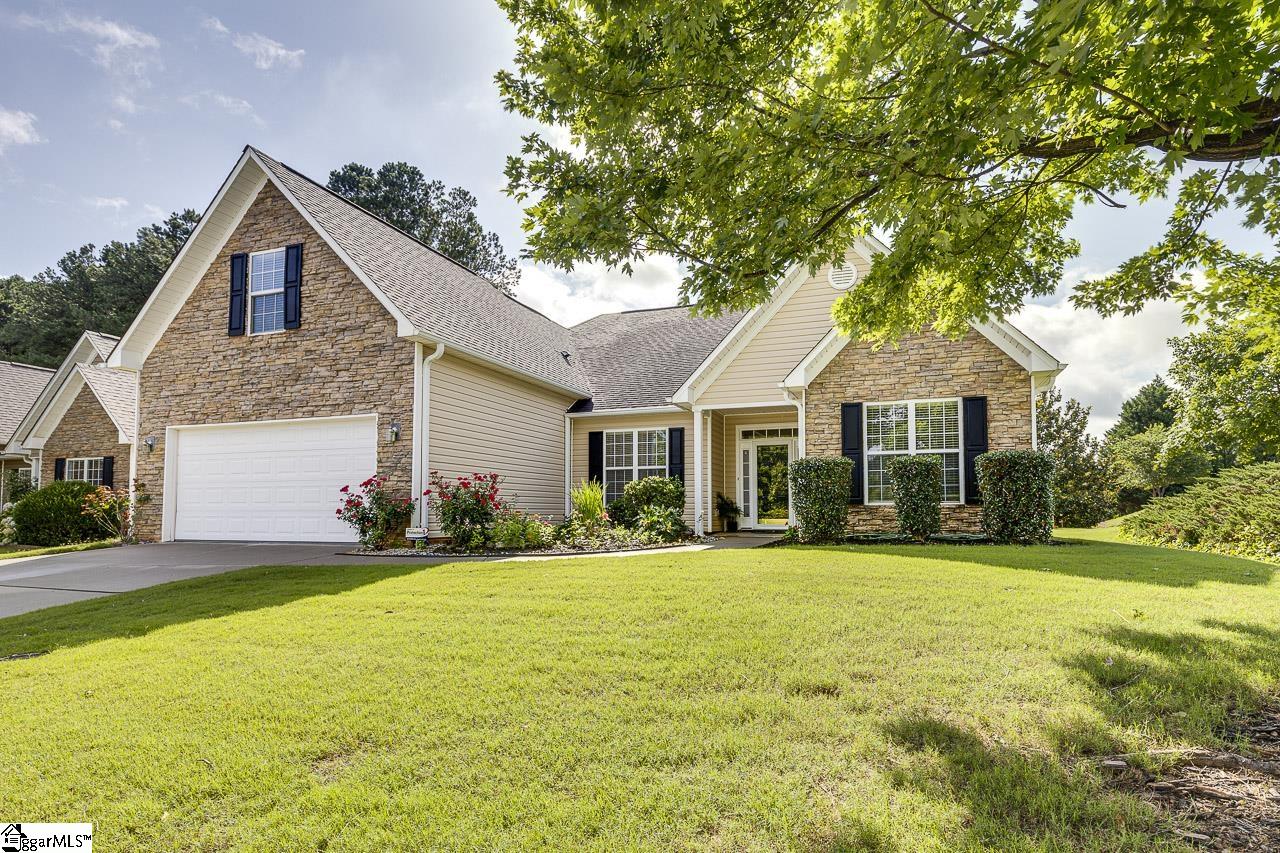 4 Hanging Moss Lane Greenville, SC 29615