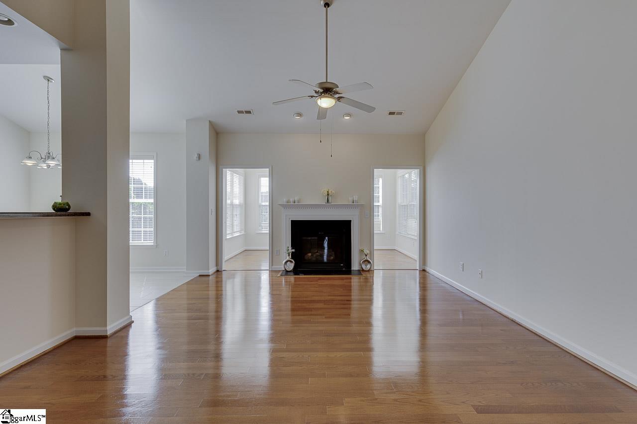 4 Hanging Moss Lane Greenville, SC 29615