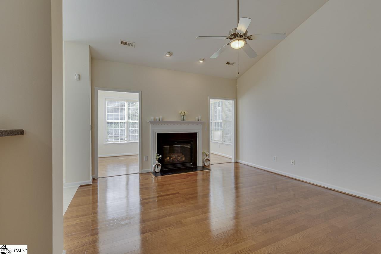 4 Hanging Moss Lane Greenville, SC 29615