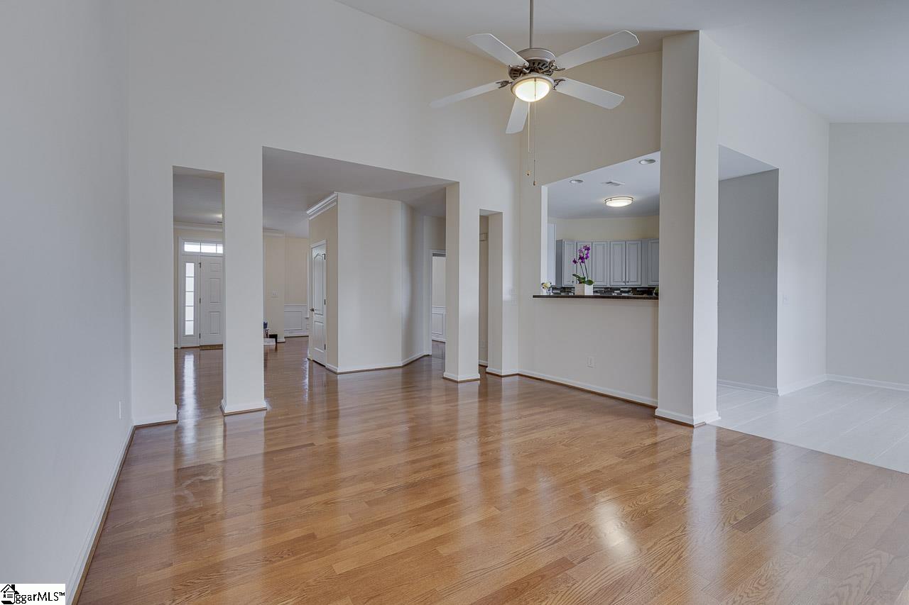 4 Hanging Moss Lane Greenville, SC 29615