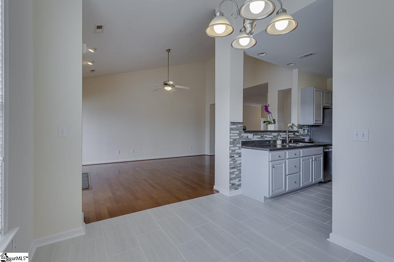 4 Hanging Moss Lane Greenville, SC 29615